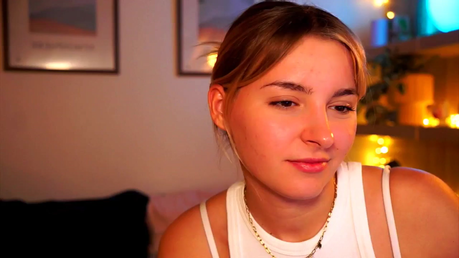 Gallery image thumbnail from Pixie_Pie's myfreecams stream on, 03/14/2026, 17:10 image 14 of 20