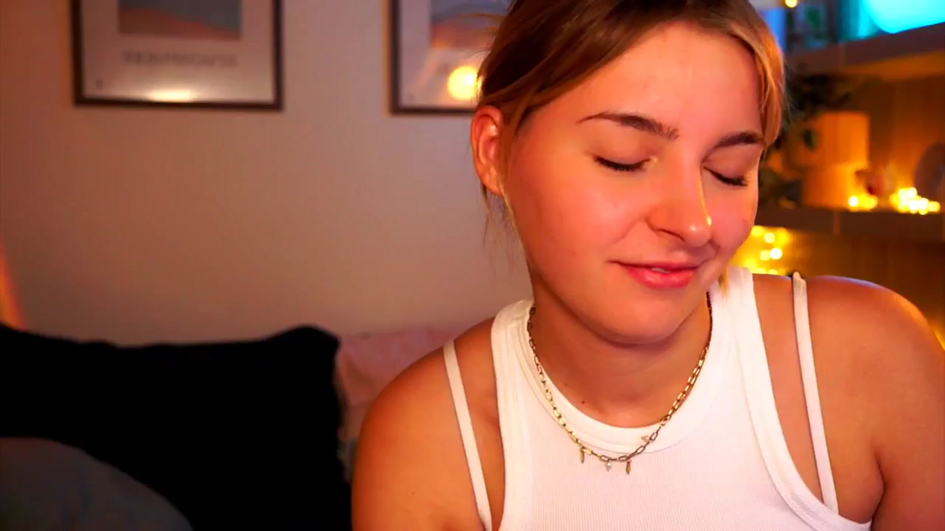 Gallery image thumbnail from Pixie_Pie's myfreecams stream on, 03/14/2026, 17:10 image 11 of 20