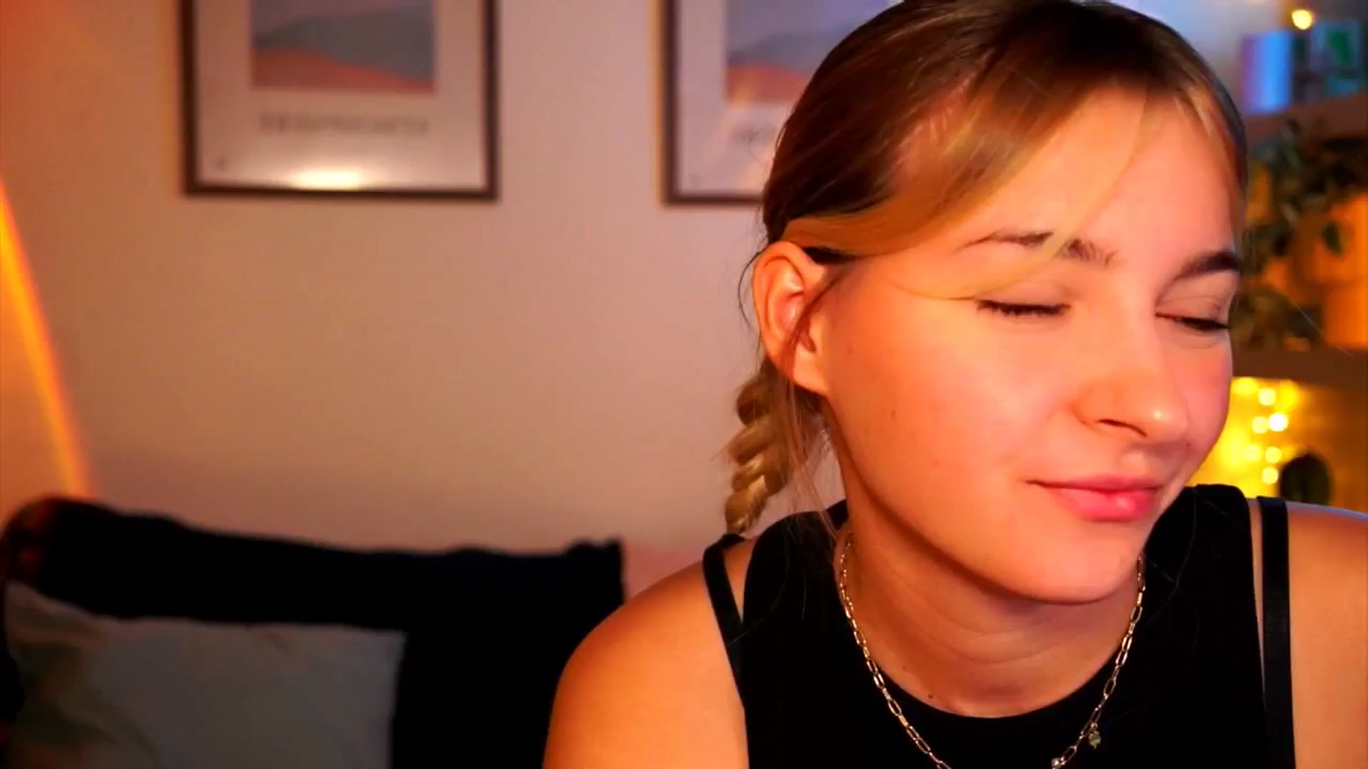 Gallery image thumbnail from Pixie_Pie's myfreecams stream on, 03/15/2026, 11:50 image 14 of 20