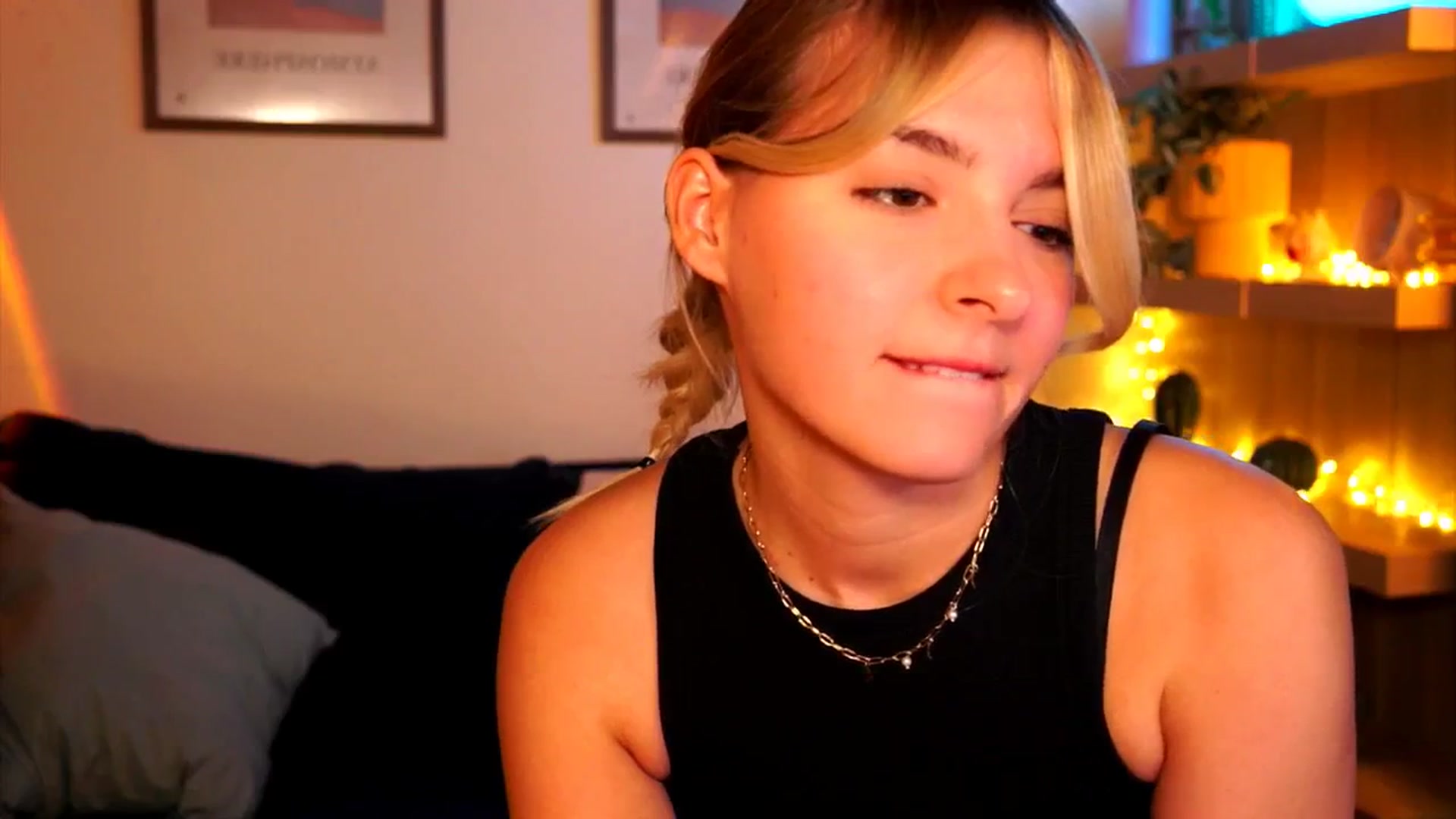 Gallery image thumbnail from Pixie_Pie's myfreecams stream on, 03/15/2026, 13:08 image 10 of 20