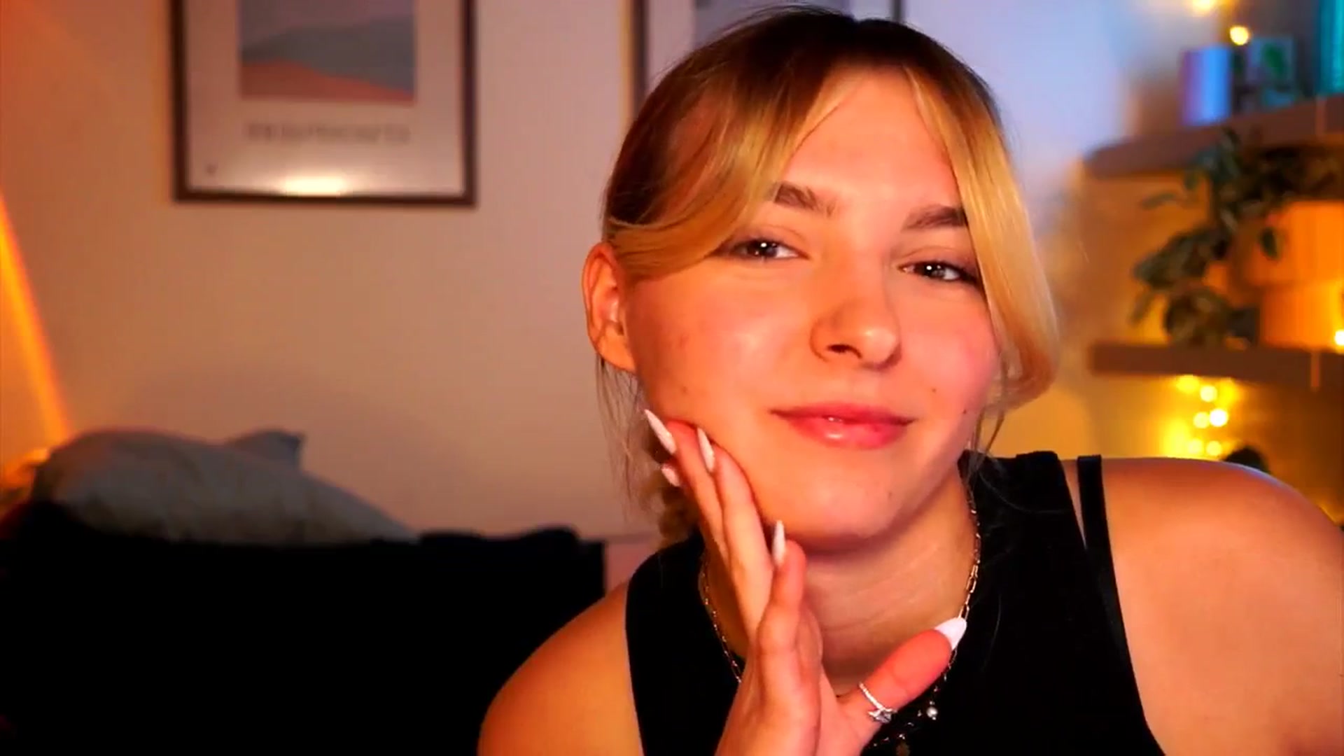 Gallery image thumbnail from Pixie_Pie's myfreecams stream on, 03/15/2026, 13:08 image 17 of 20