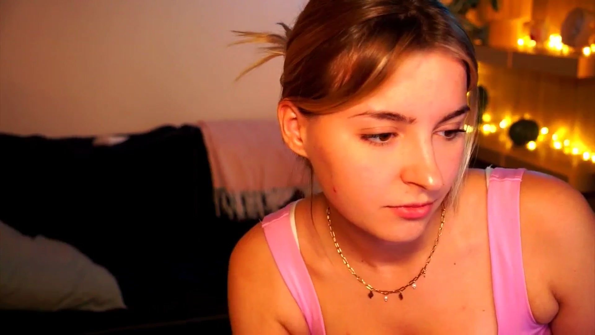 Gallery image thumbnail from Pixie_Pie's myfreecams stream on, 03/18/2026, 15:59 image 10 of 20