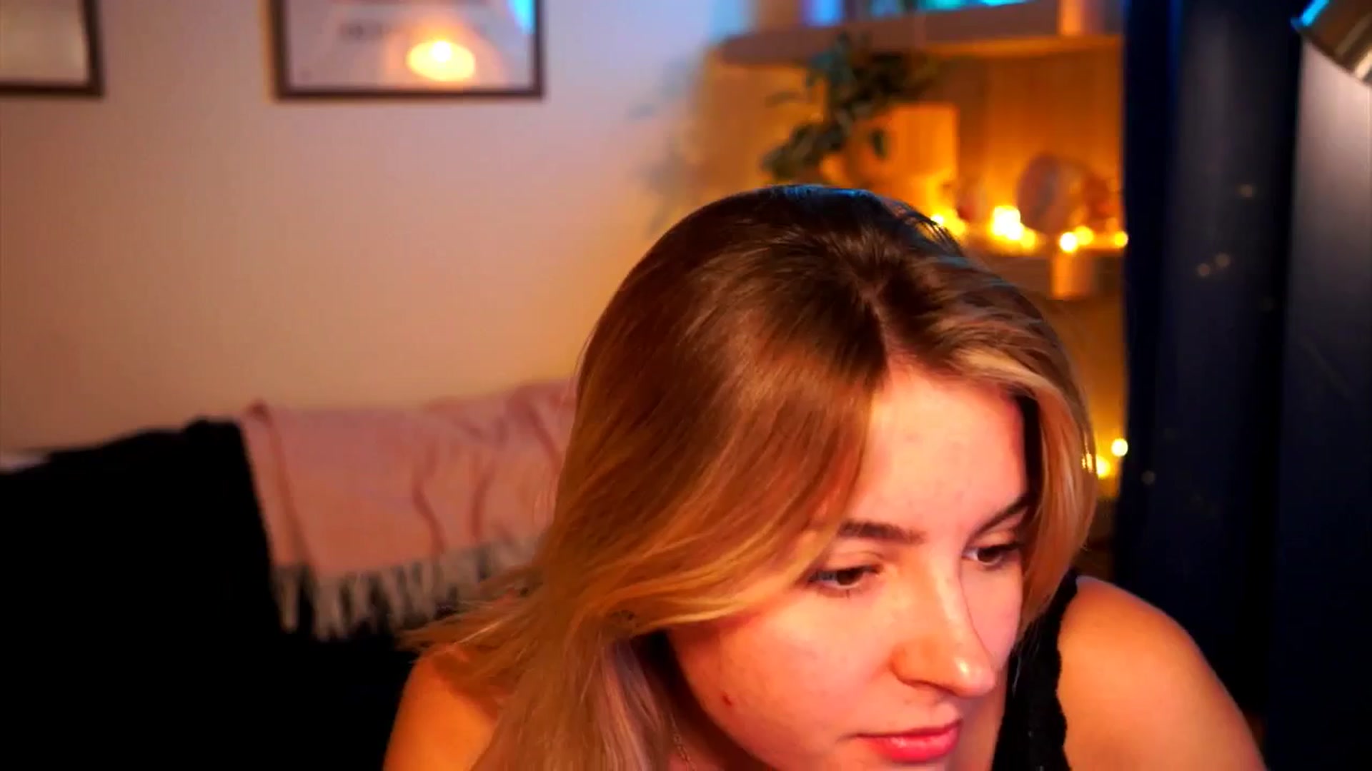 Gallery image thumbnail from Pixie_Pie's myfreecams stream on, 03/18/2026, 17:34 image 16 of 20