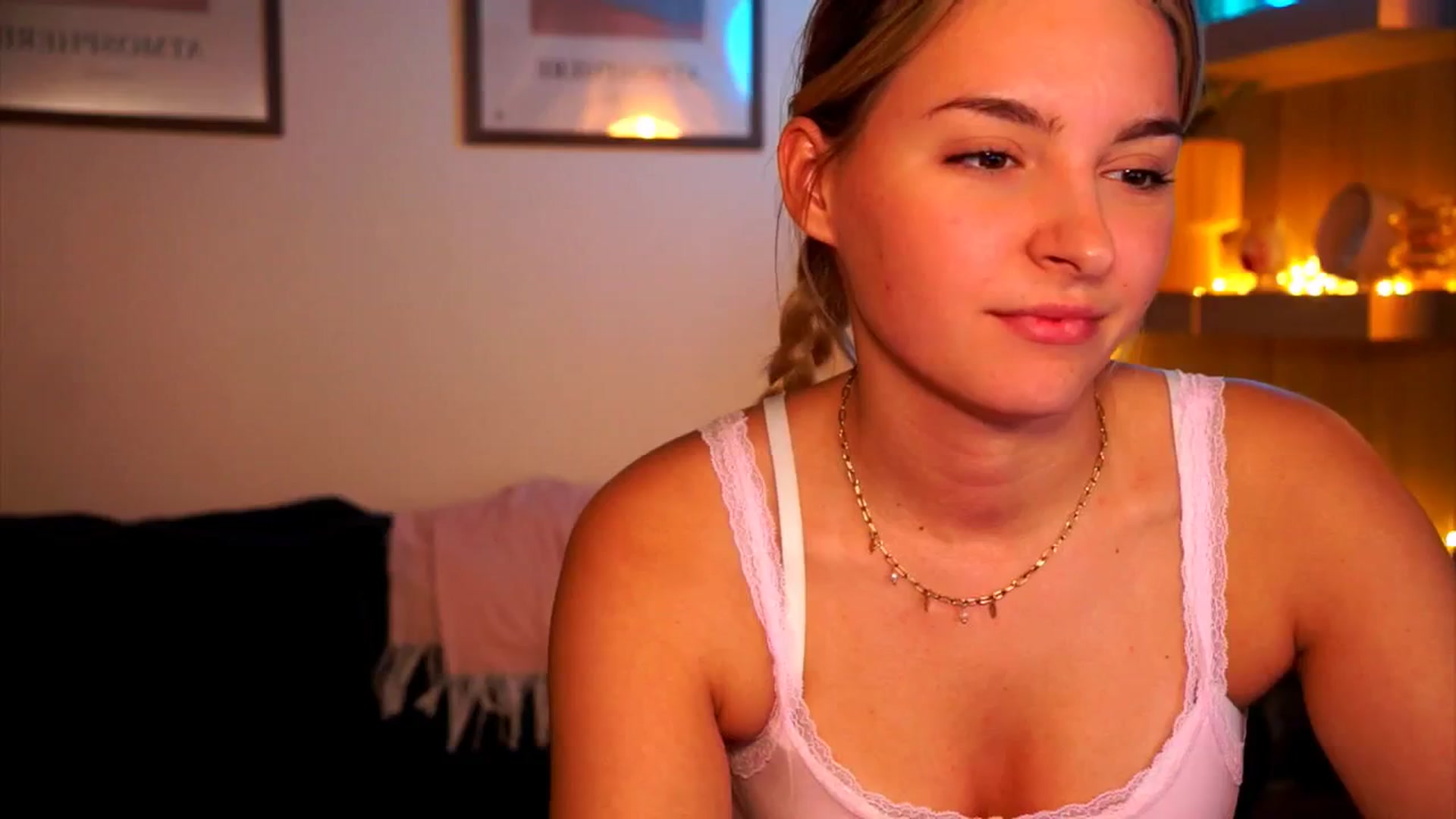 Gallery image thumbnail from Pixie_Pie's myfreecams stream on, 03/20/2026, 12:38 image 18 of 20