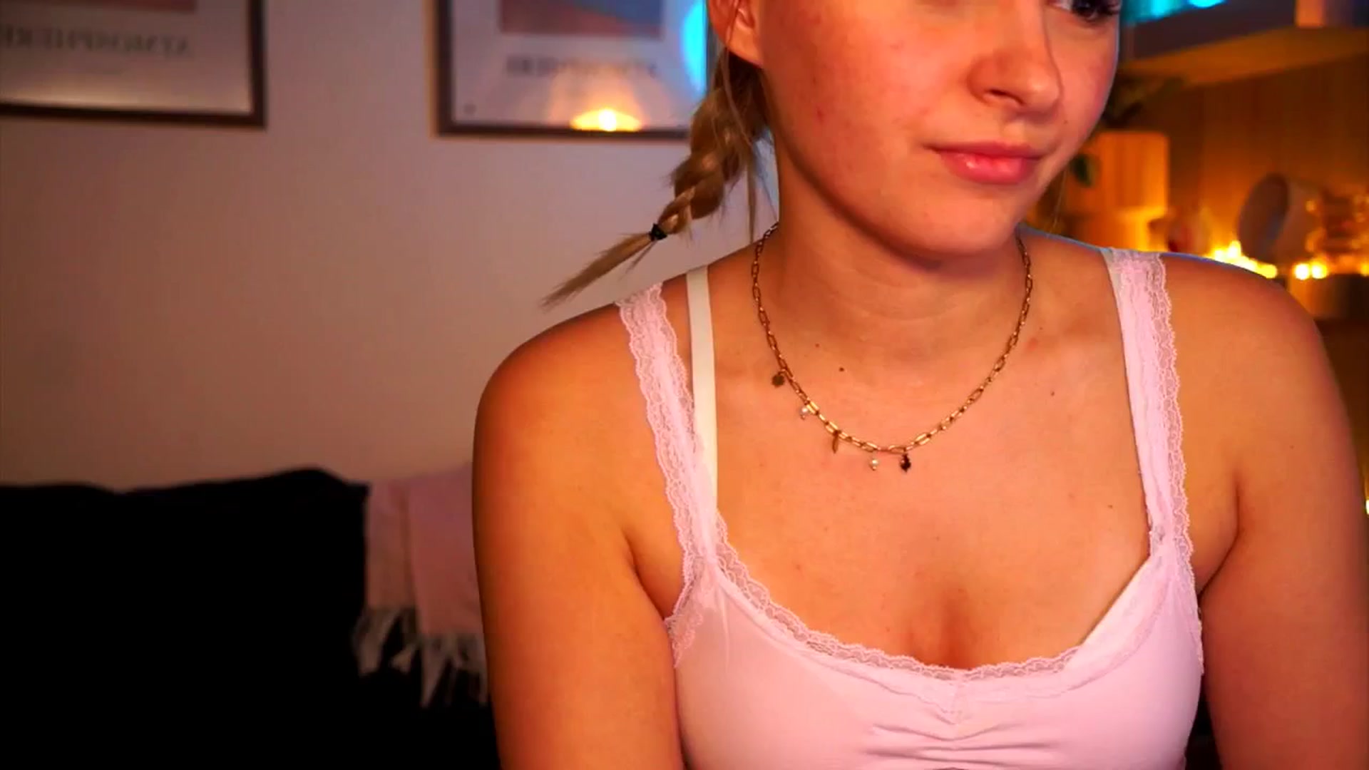 Gallery image thumbnail from Pixie_Pie's myfreecams stream on, 03/20/2026, 12:38 image 16 of 20