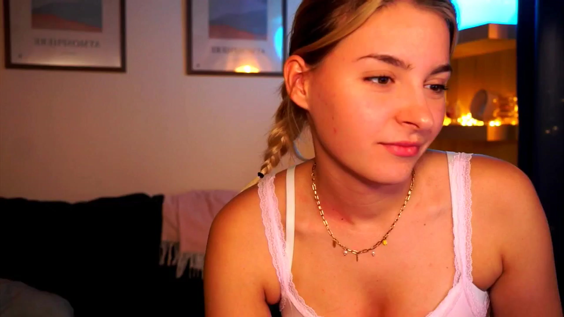 Gallery image thumbnail from Pixie_Pie's myfreecams stream on, 03/20/2026, 13:36 image 2 of 20