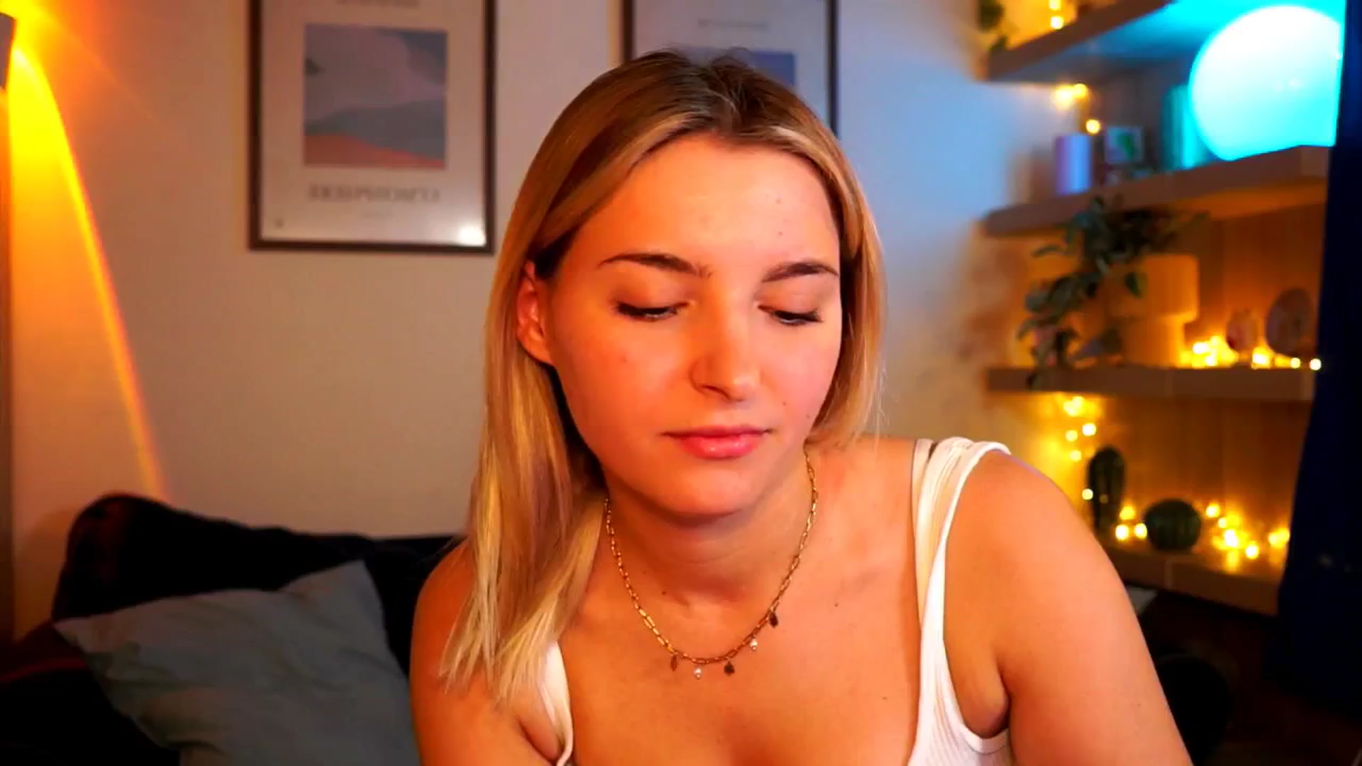 Gallery image thumbnail from Pixie_Pie's myfreecams stream on, 03/22/2026, 16:39 image 6 of 20