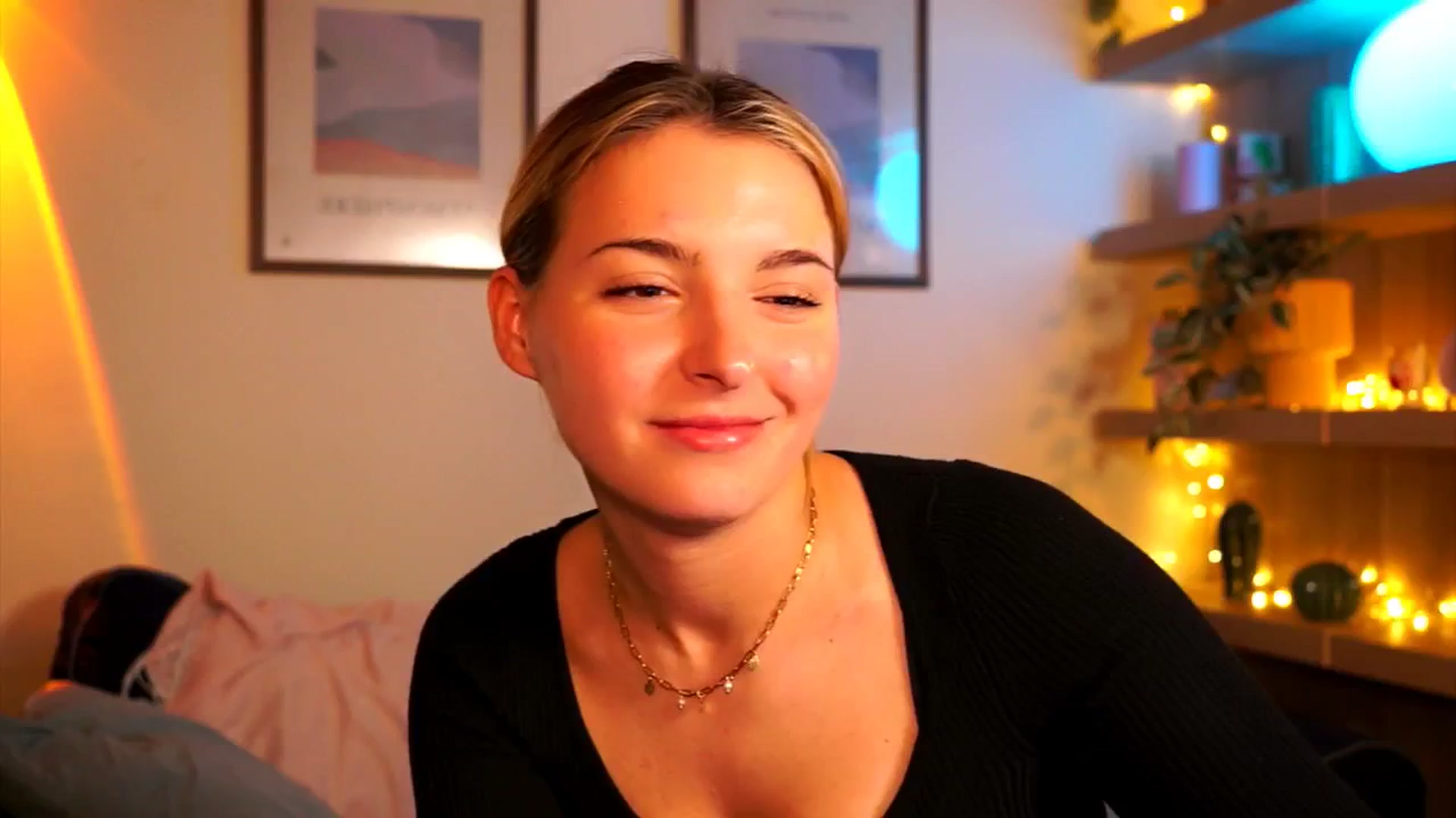 Gallery image thumbnail from Pixie_Pie's myfreecams stream on, 03/25/2026, 15:20 image 3 of 20