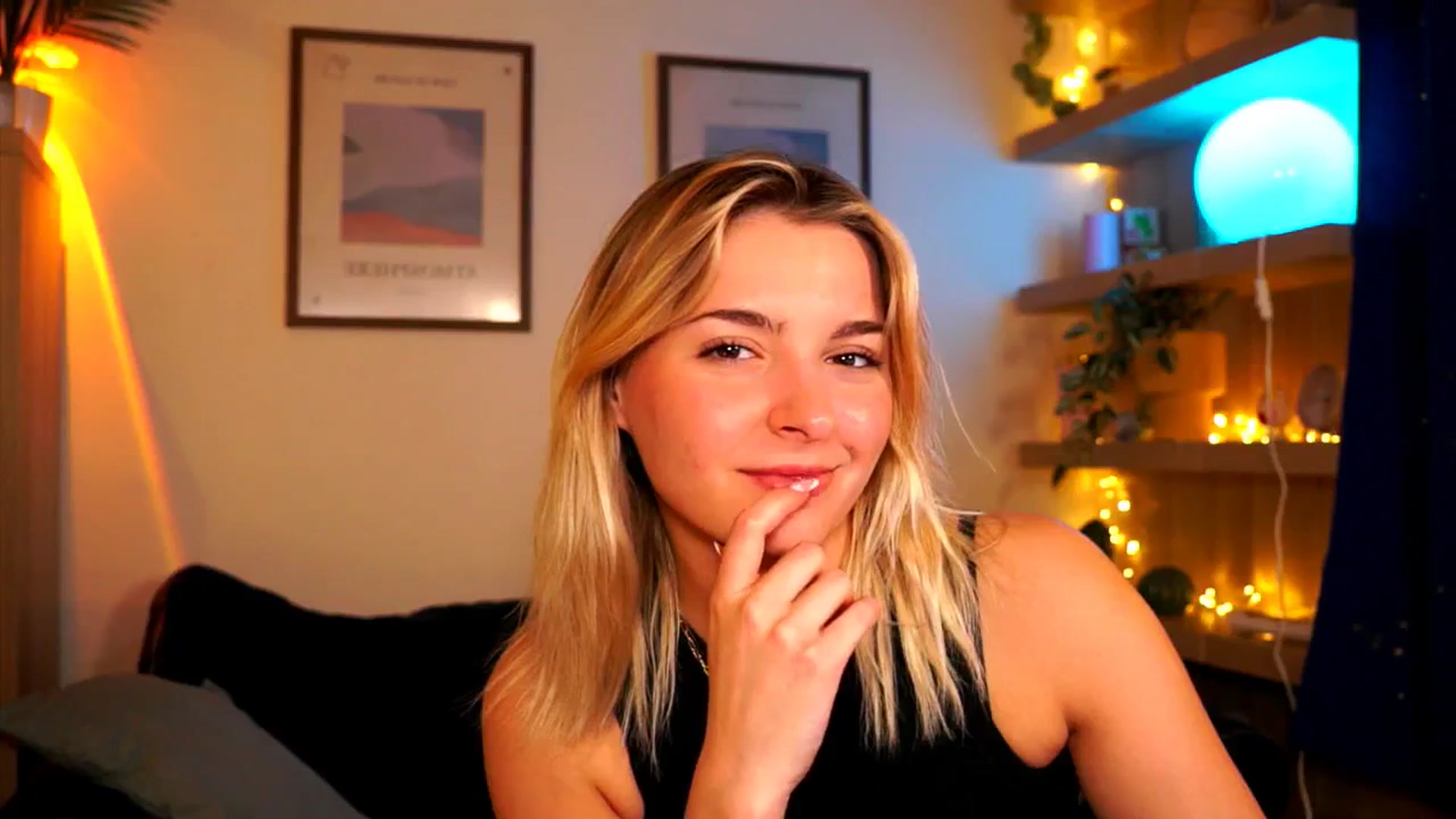 Gallery image thumbnail from Pixie_Pie's myfreecams stream on, 03/29/2026, 19:20 image 6 of 20