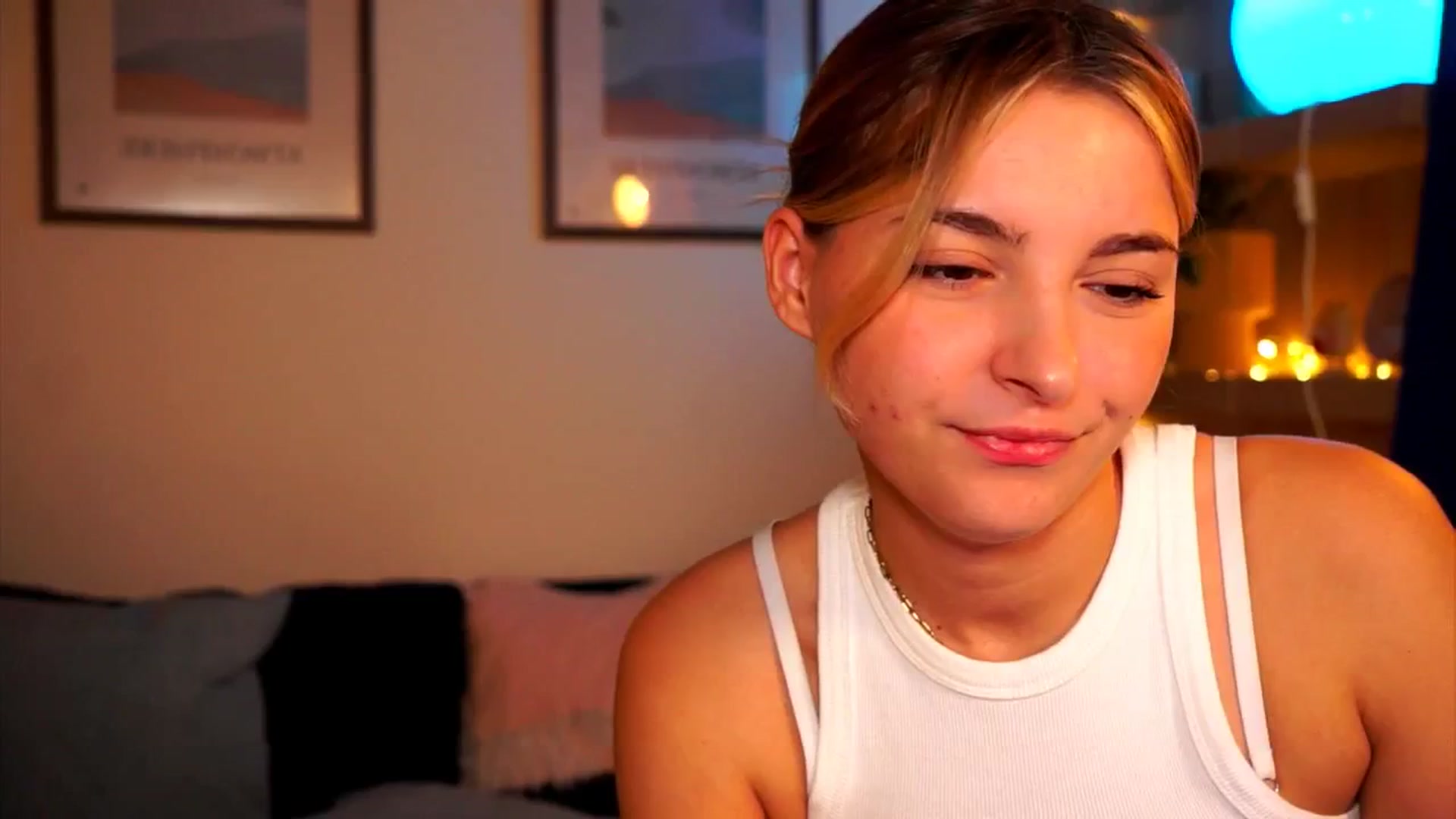 Gallery image thumbnail from Pixie_Pie's myfreecams stream on, 03/31/2026, 14:18 image 16 of 20