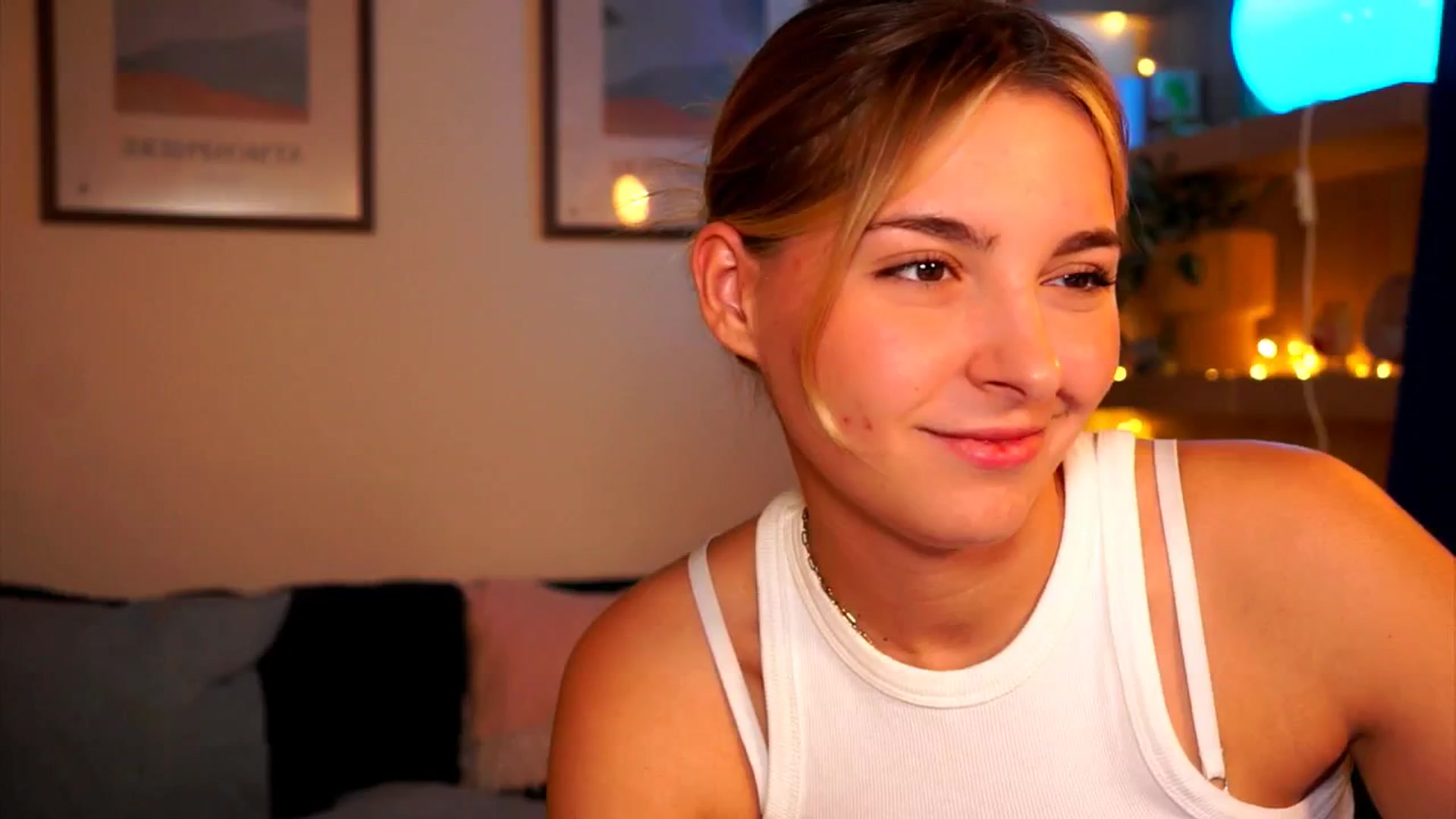 Gallery image thumbnail from Pixie_Pie's myfreecams stream on, 03/31/2026, 14:18 image 15 of 20