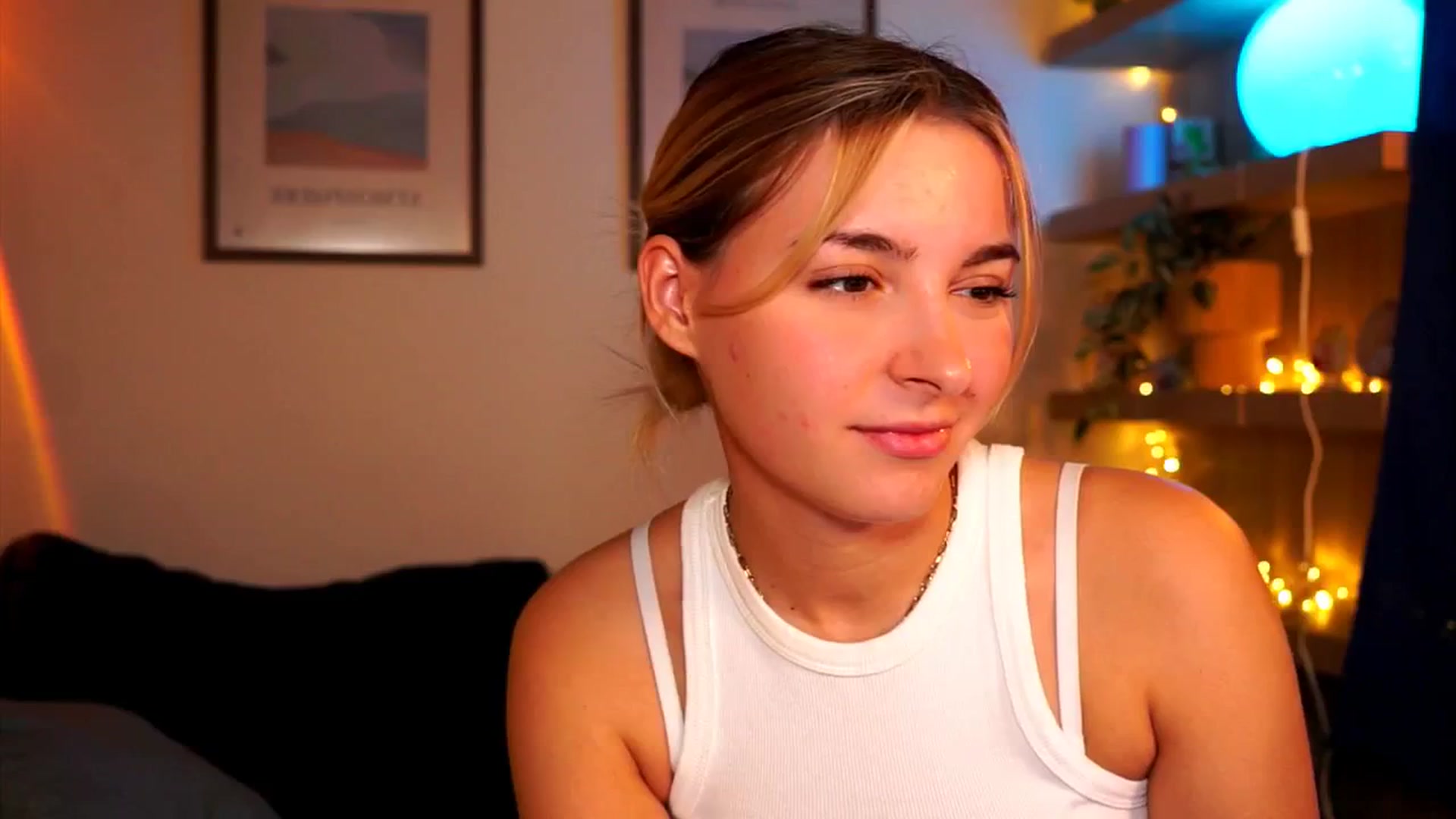 Gallery image thumbnail from Pixie_Pie's myfreecams stream on, 04/01/2026, 15:43 image 9 of 20