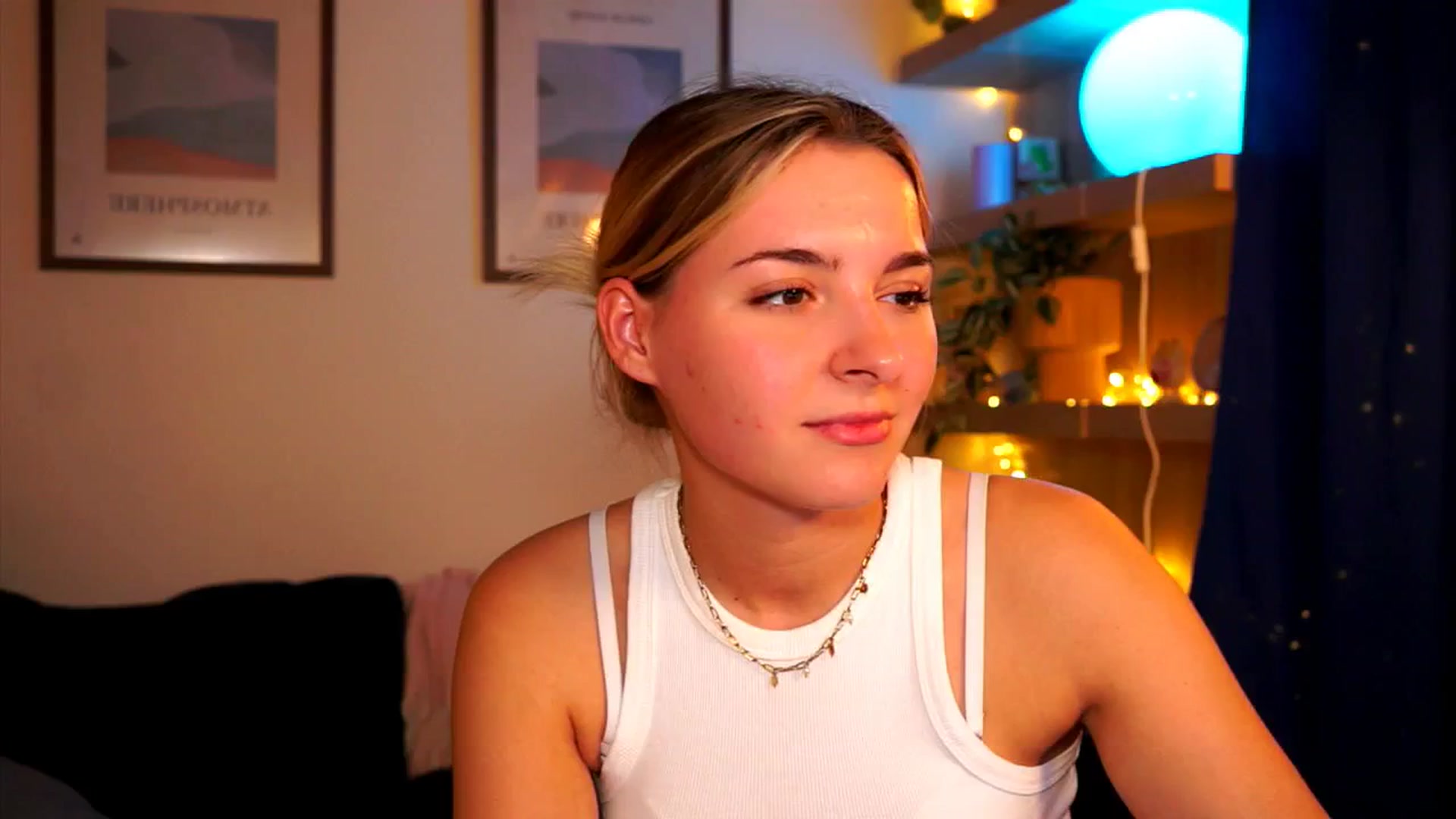Gallery image thumbnail from Pixie_Pie's myfreecams stream on, 04/01/2026, 19:29 image 15 of 20