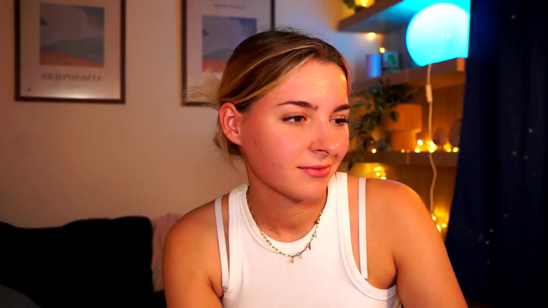 Gallery image thumbnail from Pixie_Pie's myfreecams stream on, 04/01/2026, 19:29 image 12 of 20