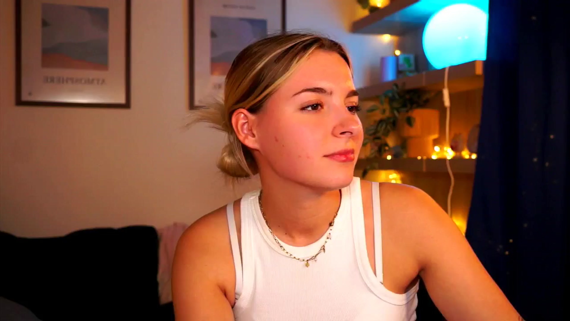 Gallery image thumbnail from Pixie_Pie's myfreecams stream on, 04/01/2026, 19:29 image 11 of 20