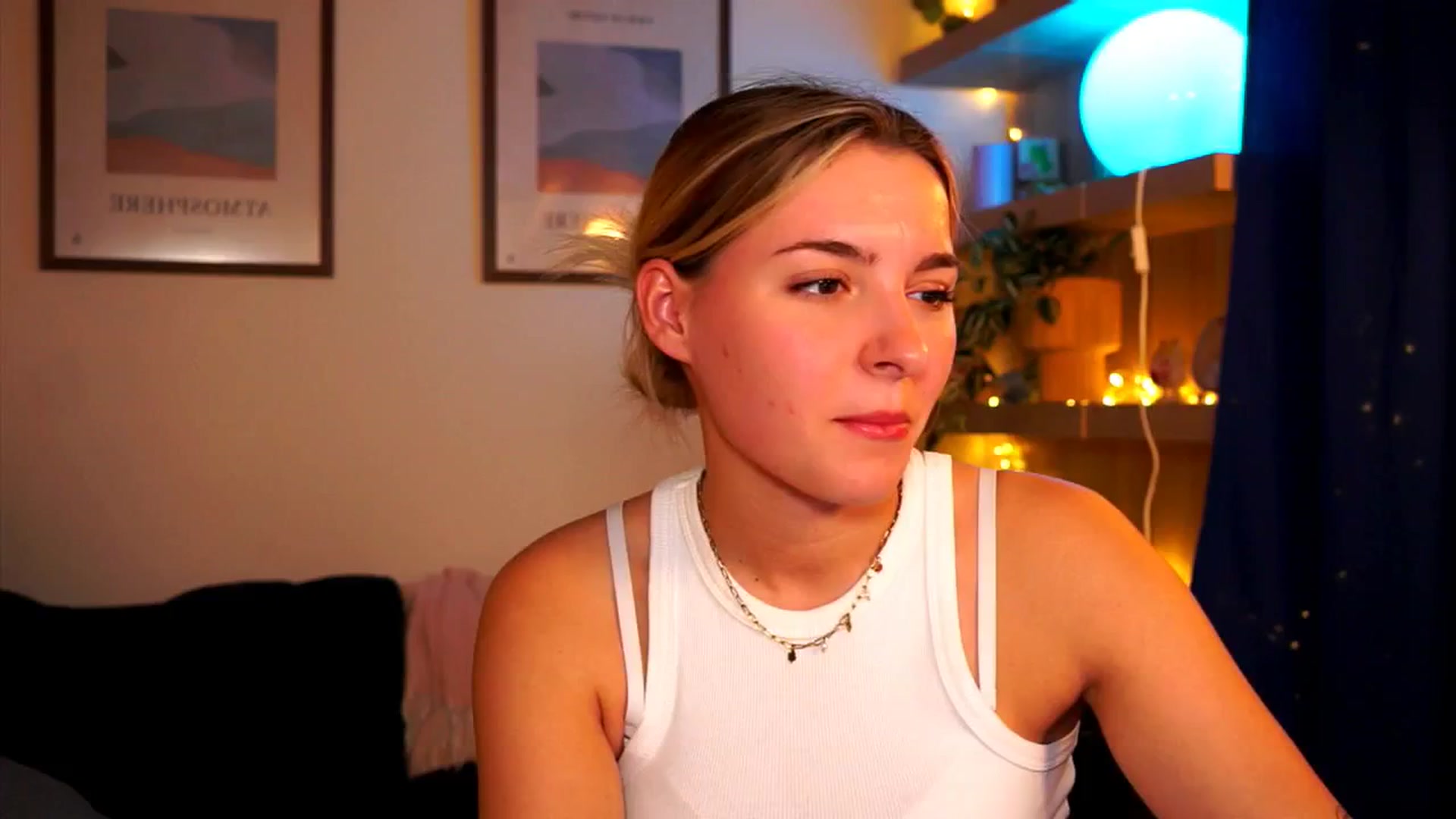 Gallery image thumbnail from Pixie_Pie's myfreecams stream on, 04/01/2026, 19:29 image 14 of 20