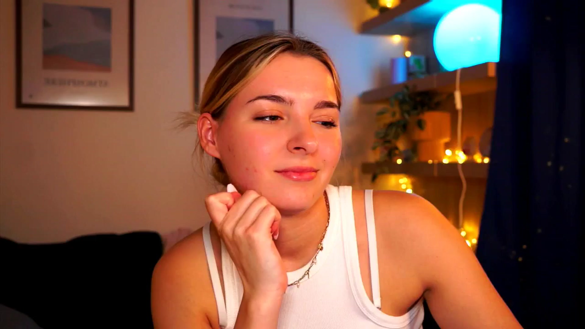 Gallery image thumbnail from Pixie_Pie's myfreecams stream on, 04/01/2026, 19:29 image 13 of 20