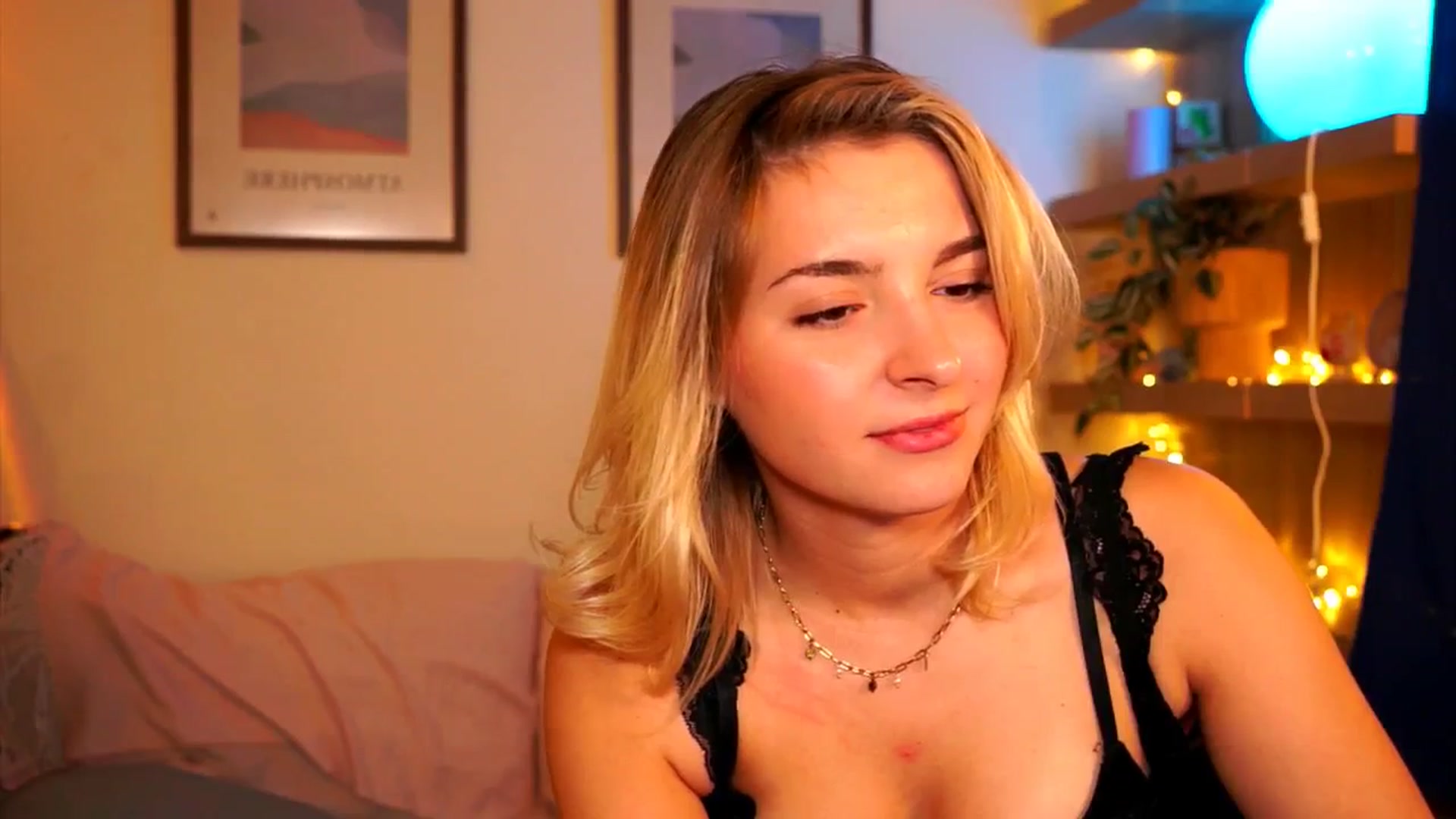 Gallery image thumbnail from Pixie_Pie's myfreecams stream on, 04/02/2026, 17:06 image 15 of 20