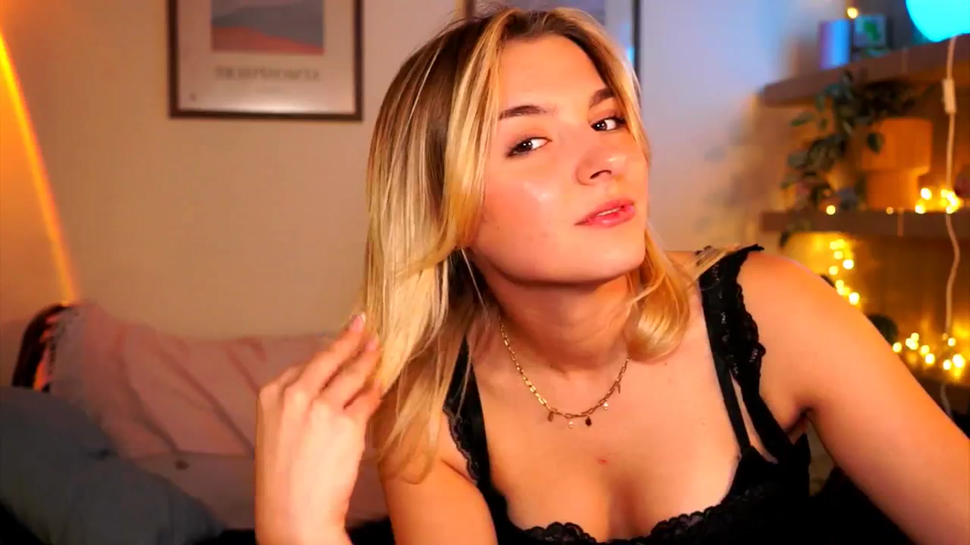Gallery image thumbnail from Pixie_Pie's myfreecams stream on, 04/02/2026, 18:02 image 10 of 20