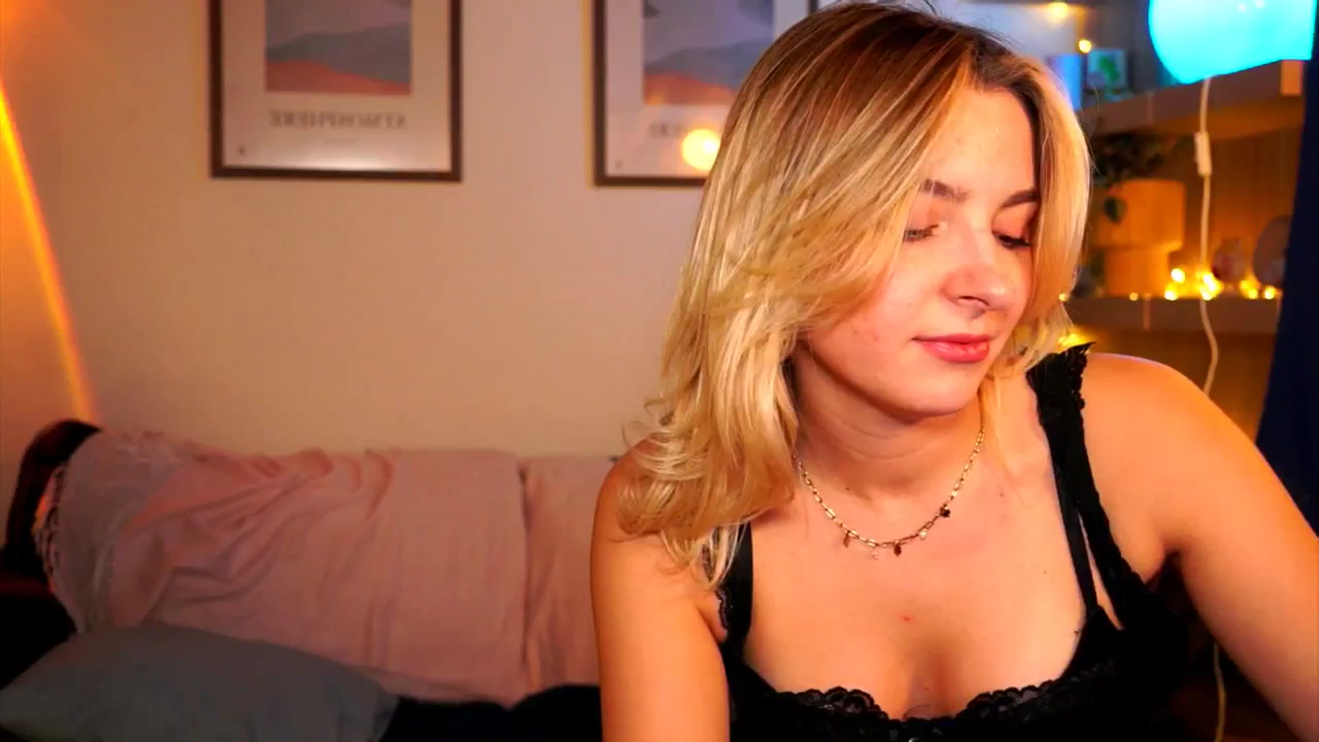 Gallery image thumbnail from Pixie_Pie's myfreecams stream on, 04/02/2026, 19:58 image 17 of 20