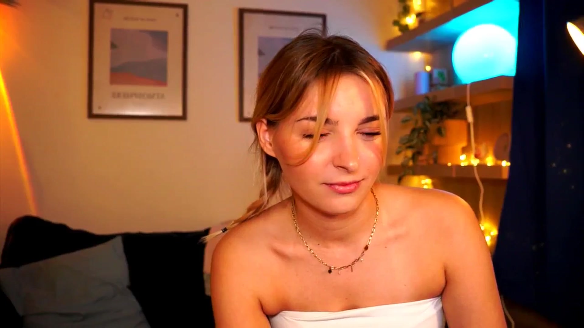 Gallery image thumbnail from Pixie_Pie's myfreecams stream on, 04/06/2026, 11:57 image 4 of 20