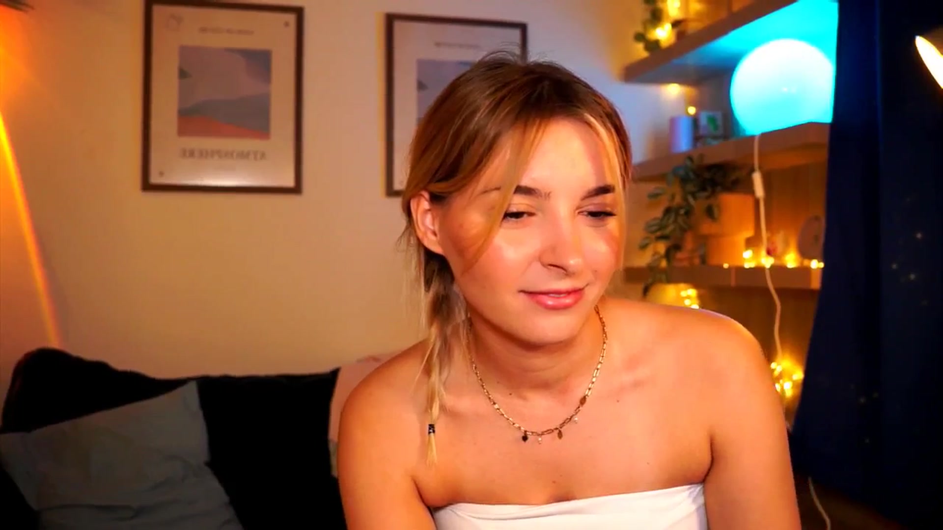Gallery image thumbnail from Pixie_Pie's myfreecams stream on, 04/06/2026, 11:57 image 5 of 20