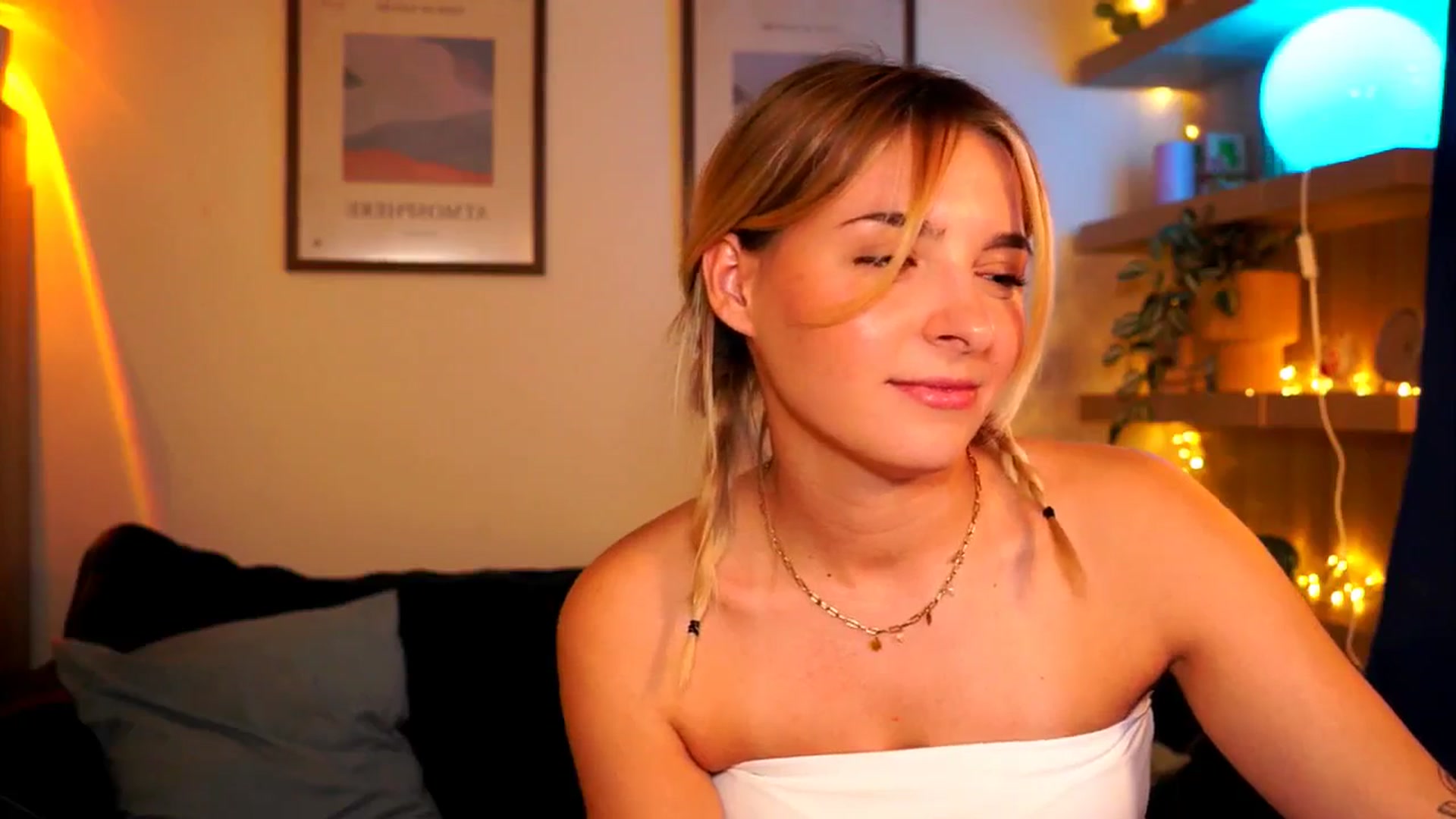 Gallery image thumbnail from Pixie_Pie's myfreecams stream on, 04/06/2026, 11:57 image 12 of 20