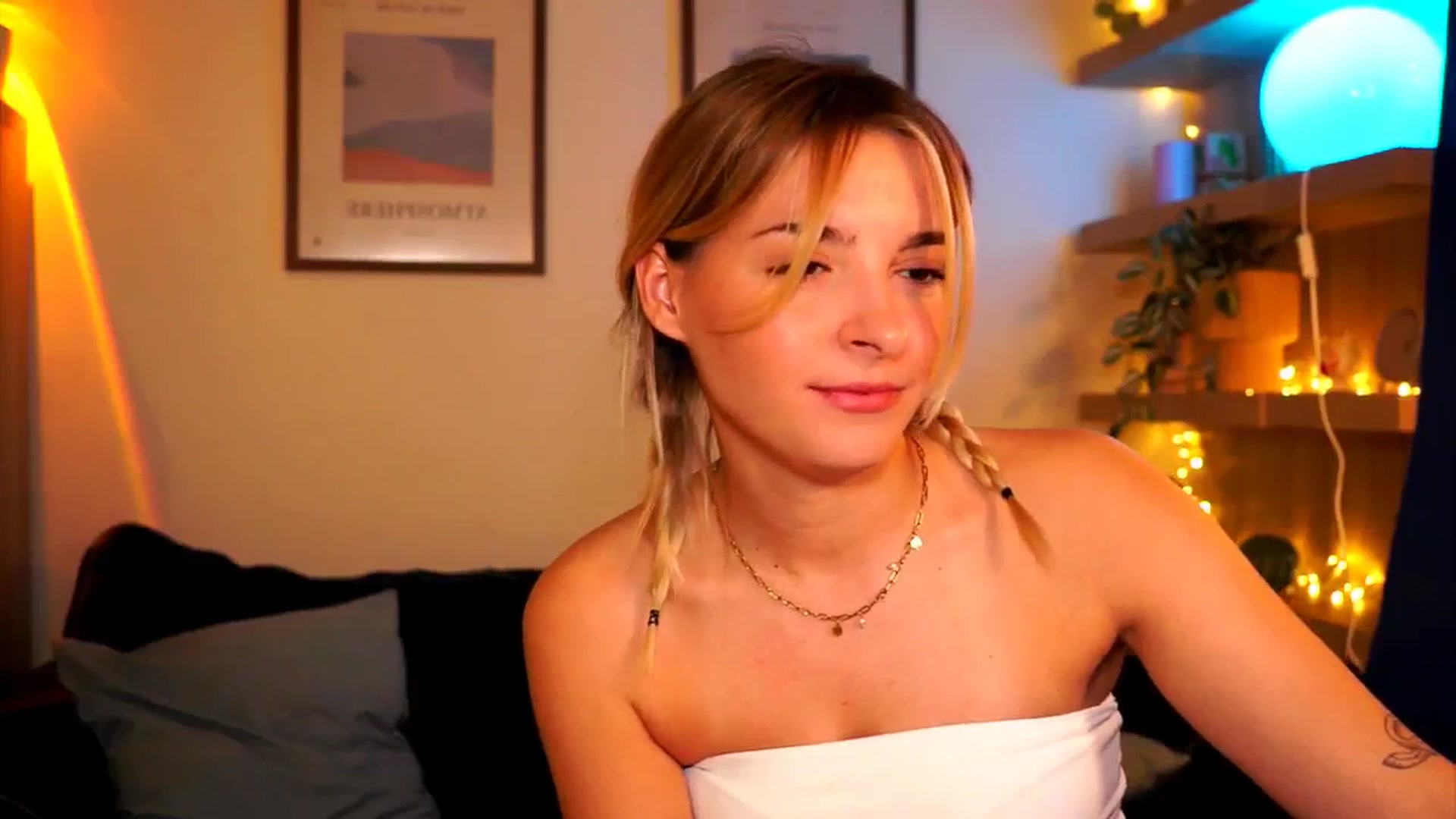 Gallery image thumbnail from Pixie_Pie's myfreecams stream on, 04/06/2026, 11:57 image 10 of 20
