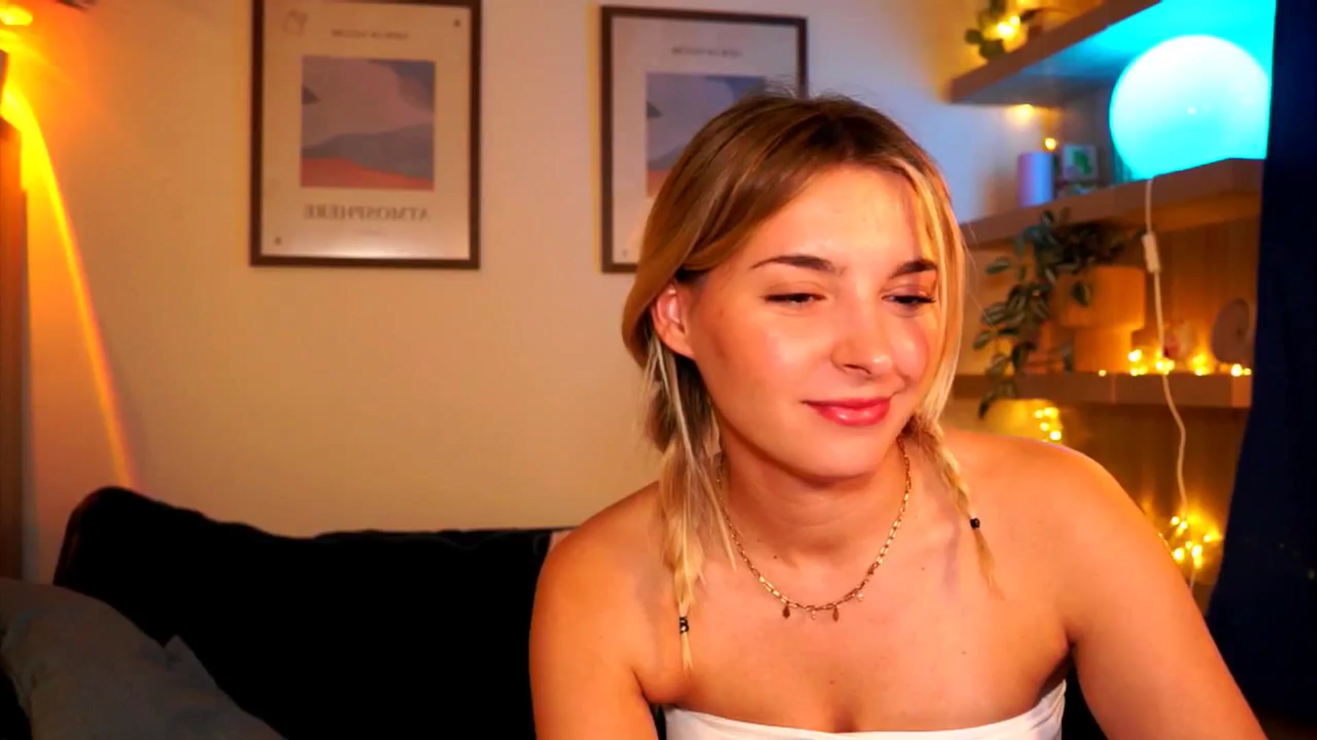 Gallery image thumbnail from Pixie_Pie's myfreecams stream on, 04/06/2026, 15:43 image 9 of 20