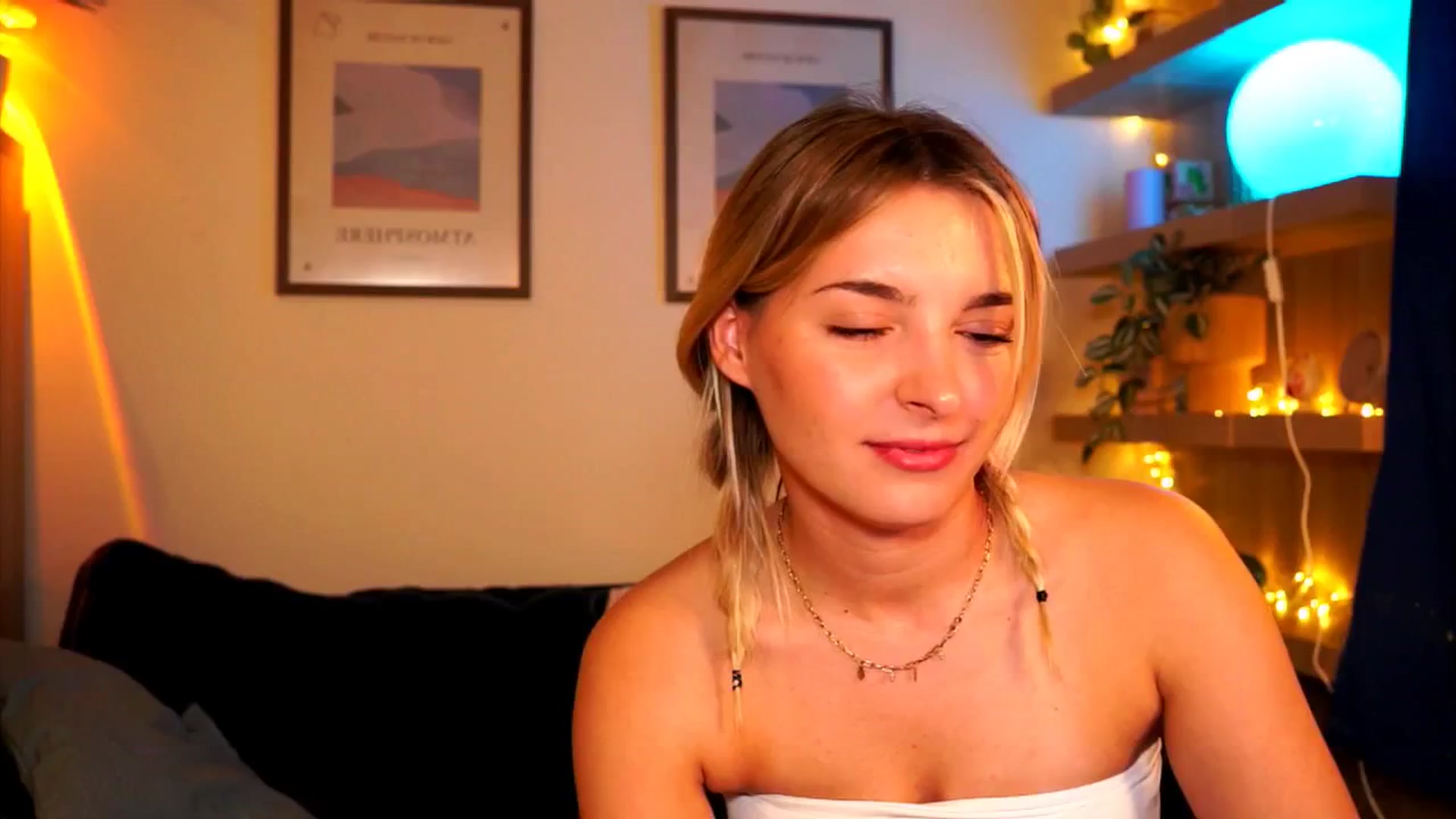 Gallery image thumbnail from Pixie_Pie's myfreecams stream on, 04/06/2026, 15:43 image 11 of 20