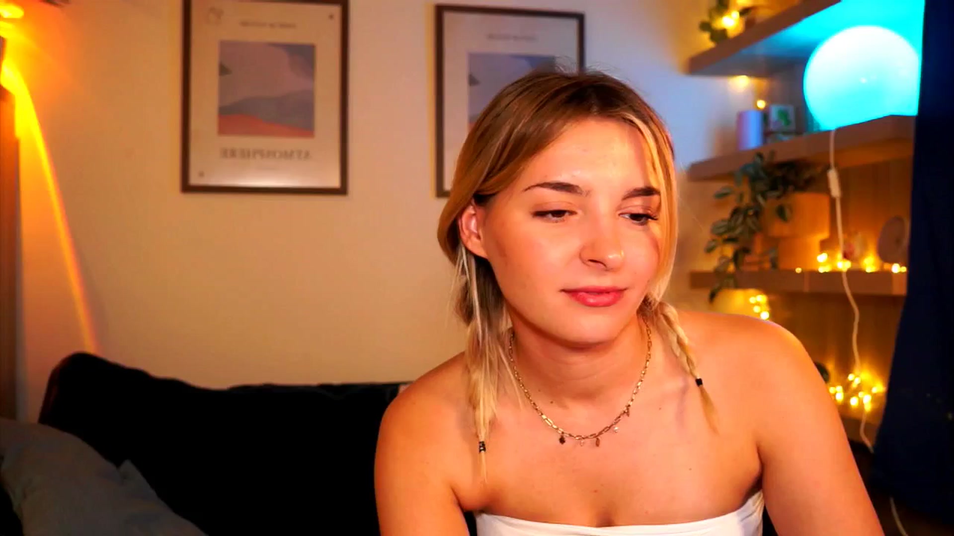 Gallery image thumbnail from Pixie_Pie's myfreecams stream on, 04/06/2026, 15:43 image 6 of 20