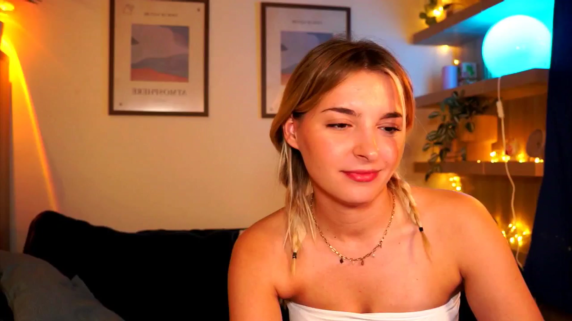 Gallery image thumbnail from Pixie_Pie's myfreecams stream on, 04/06/2026, 15:43 image 2 of 20