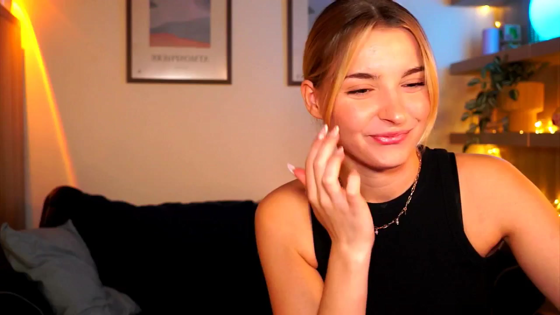 Gallery image thumbnail from Pixie_Pie's myfreecams stream on, 04/07/2026, 11:51 image 14 of 20