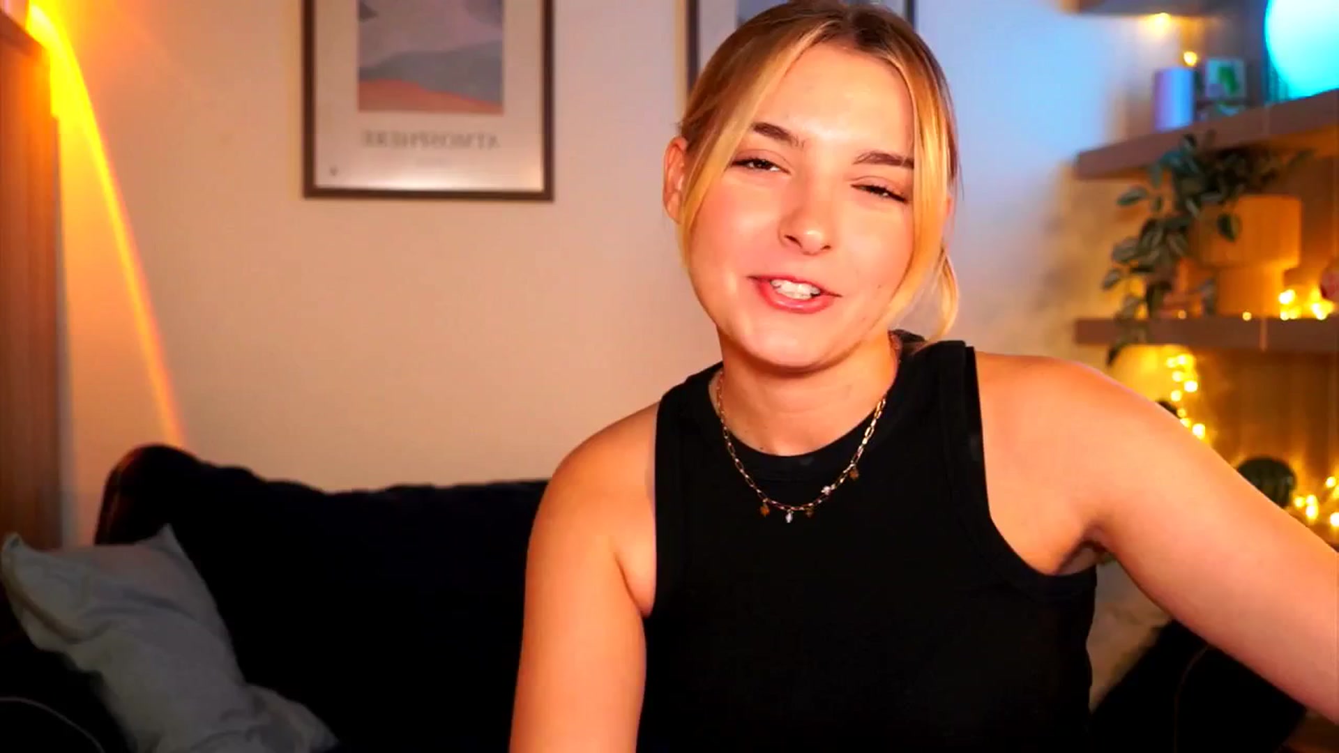Gallery image thumbnail from Pixie_Pie's myfreecams stream on, 04/07/2026, 11:51 image 11 of 20