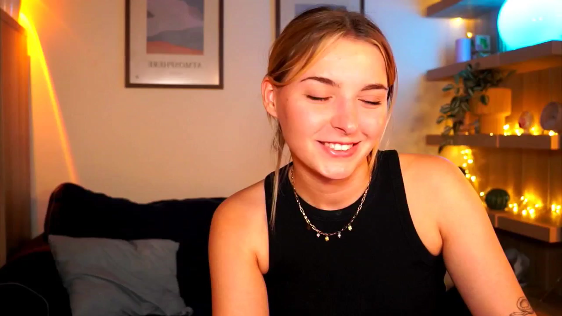 Gallery image thumbnail from Pixie_Pie's myfreecams stream on, 04/07/2026, 14:55 image 19 of 20