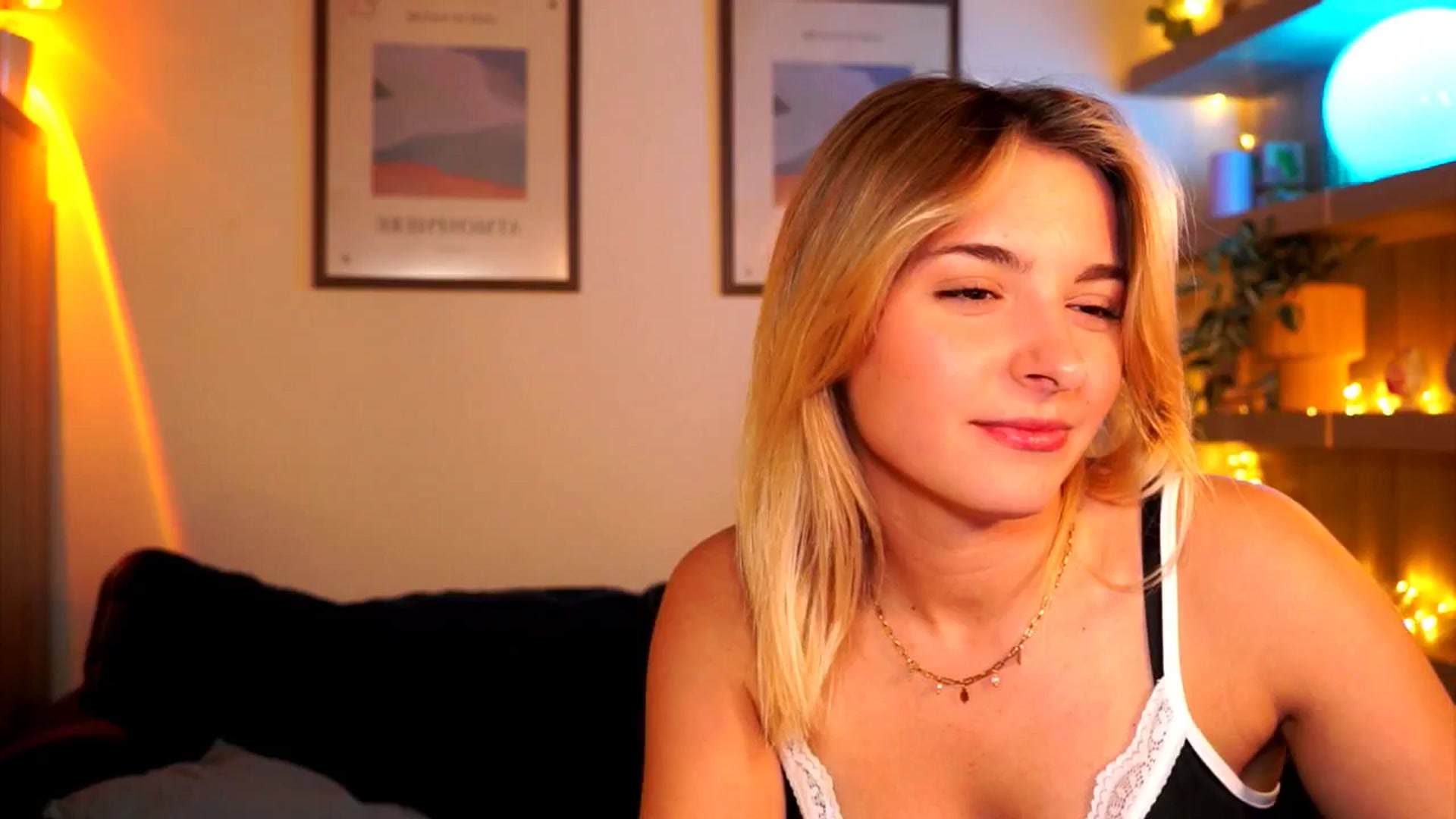 Gallery image thumbnail from Pixie_Pie's myfreecams stream on, 04/08/2026, 18:24 image 2 of 20