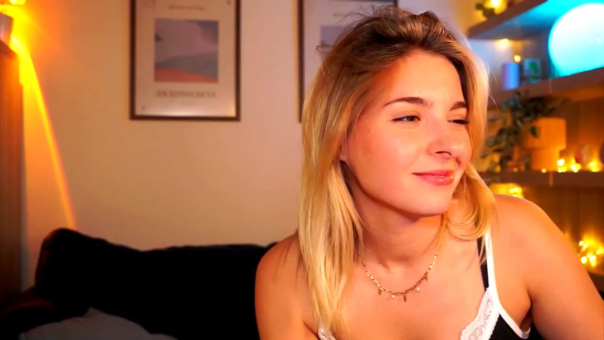 Gallery image thumbnail from Pixie_Pie's myfreecams stream on, 04/08/2026, 18:24 image 6 of 20