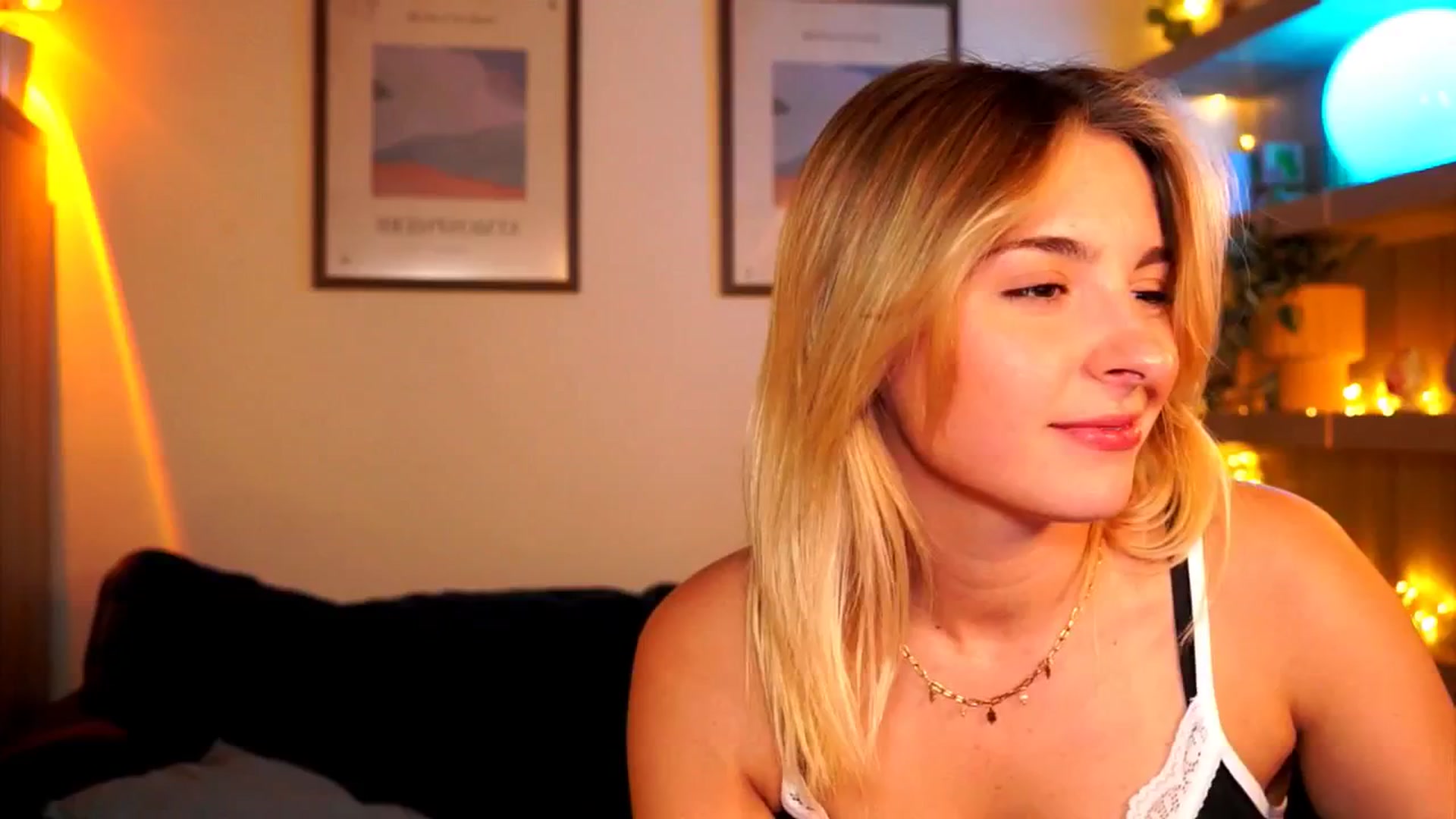 Gallery image thumbnail from Pixie_Pie's myfreecams stream on, 04/08/2026, 18:24 image 4 of 20