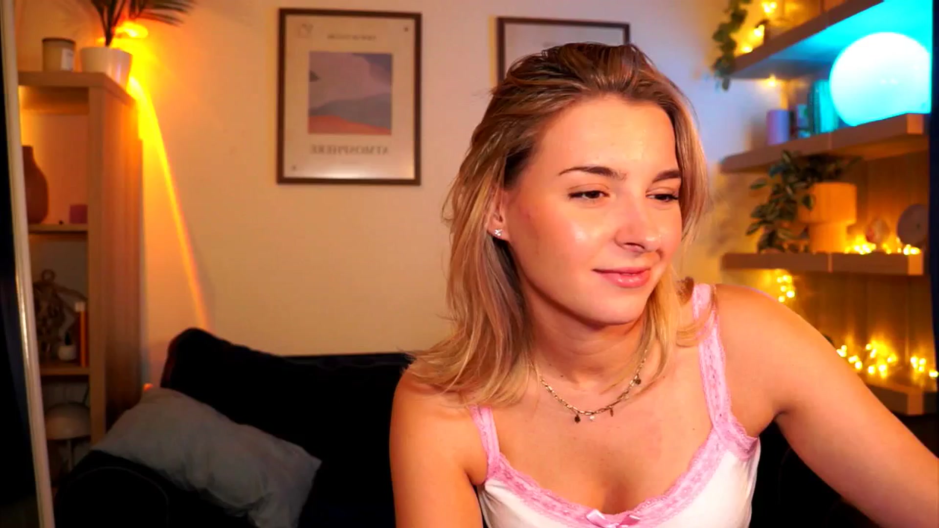 Gallery image thumbnail from Pixie_Pie's myfreecams stream on, 04/11/2026, 14:44 image 10 of 20