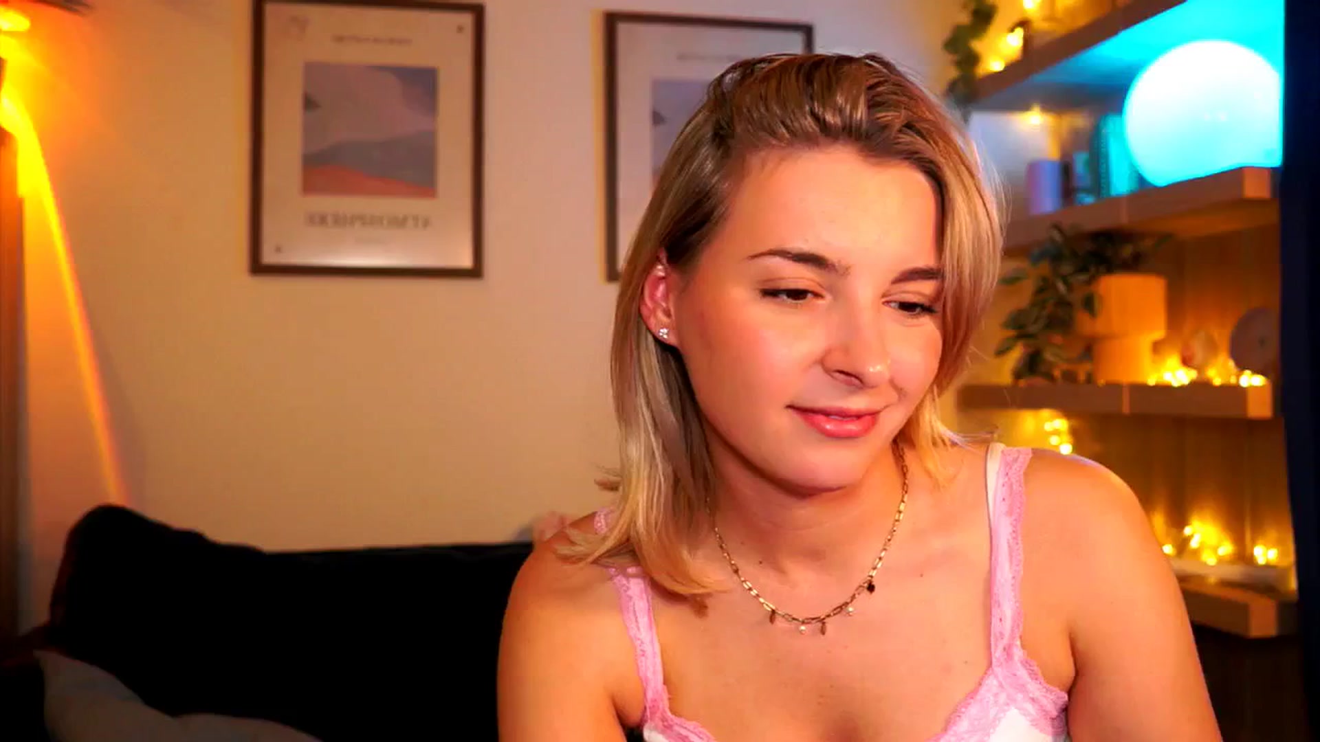 Gallery image thumbnail from Pixie_Pie's myfreecams stream on, 04/11/2026, 15:59 image 17 of 20