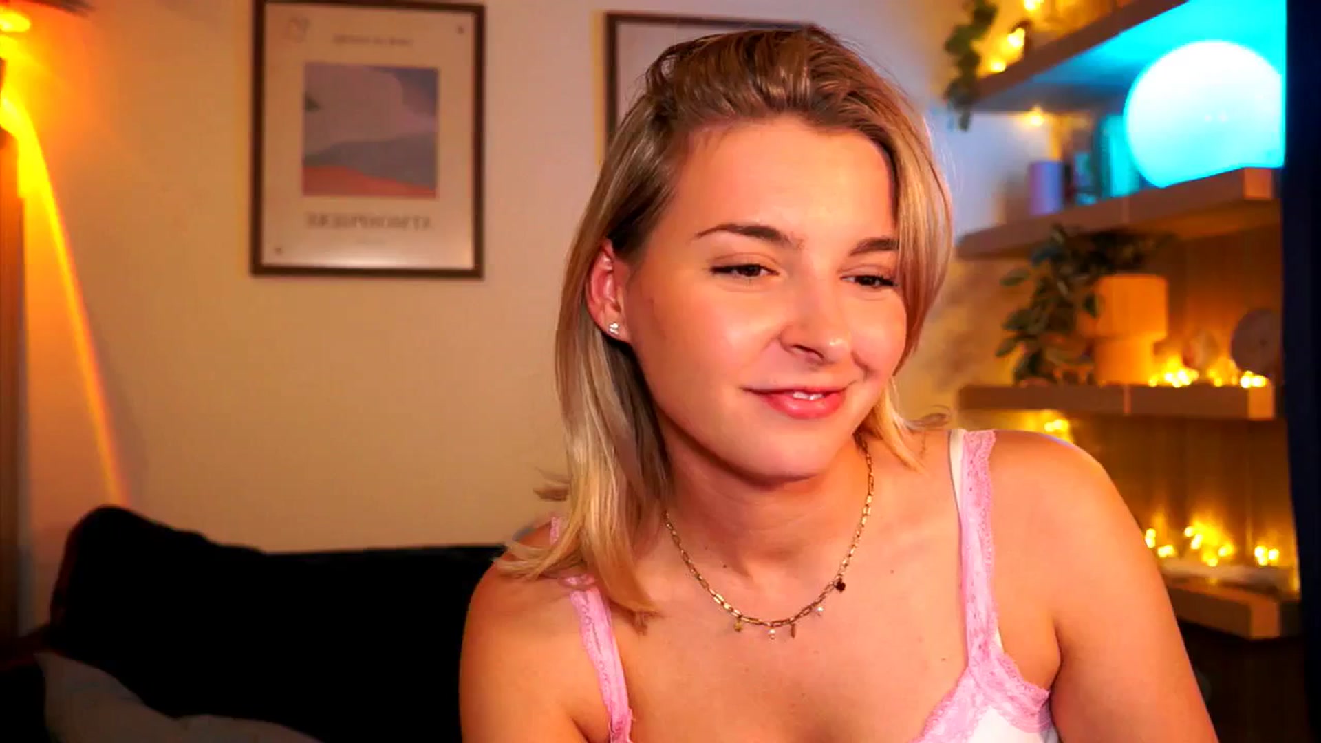 Gallery image thumbnail from Pixie_Pie's myfreecams stream on, 04/11/2026, 15:59 image 16 of 20