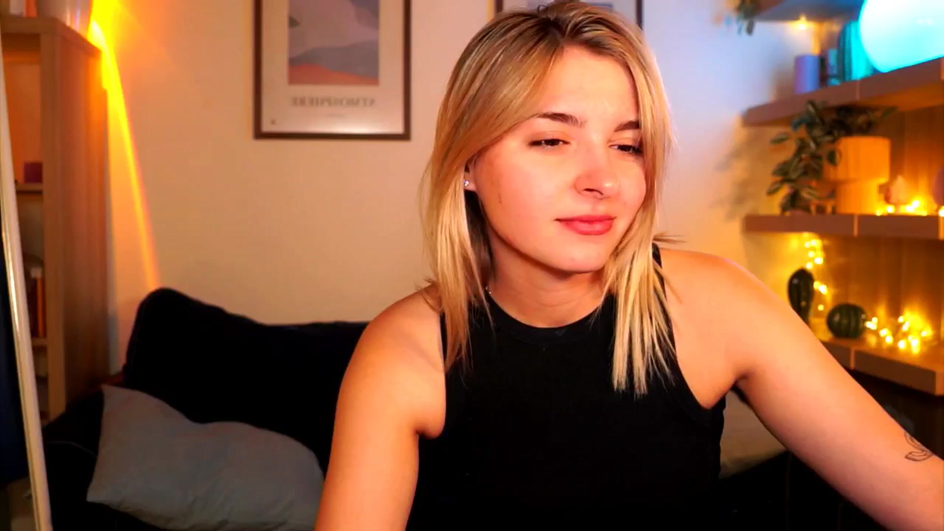 Gallery image thumbnail from Pixie_Pie's myfreecams stream on, 04/14/2026, 17:48 image 17 of 20