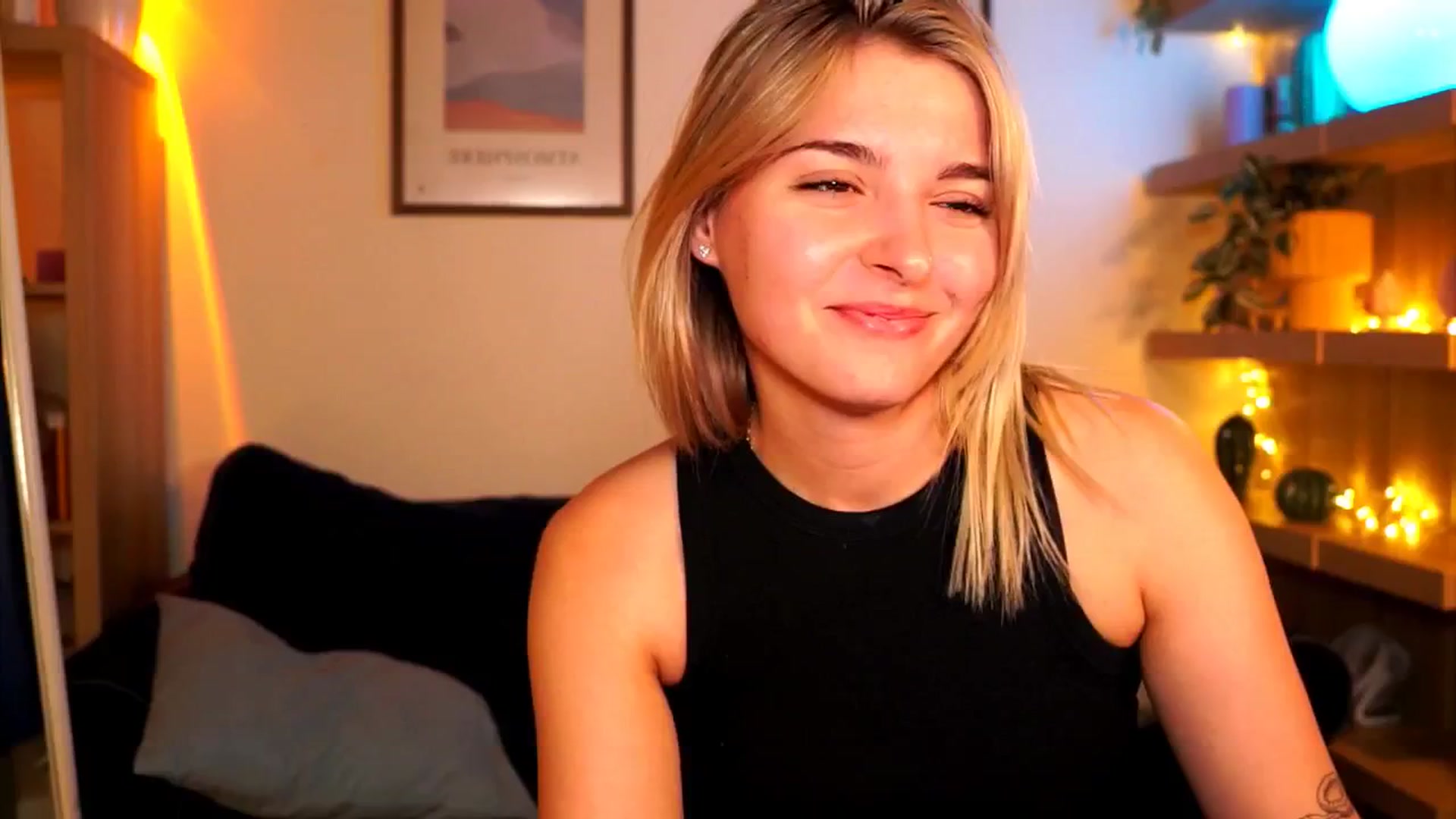 Gallery image thumbnail from Pixie_Pie's myfreecams stream on, 04/14/2026, 17:48 image 16 of 20
