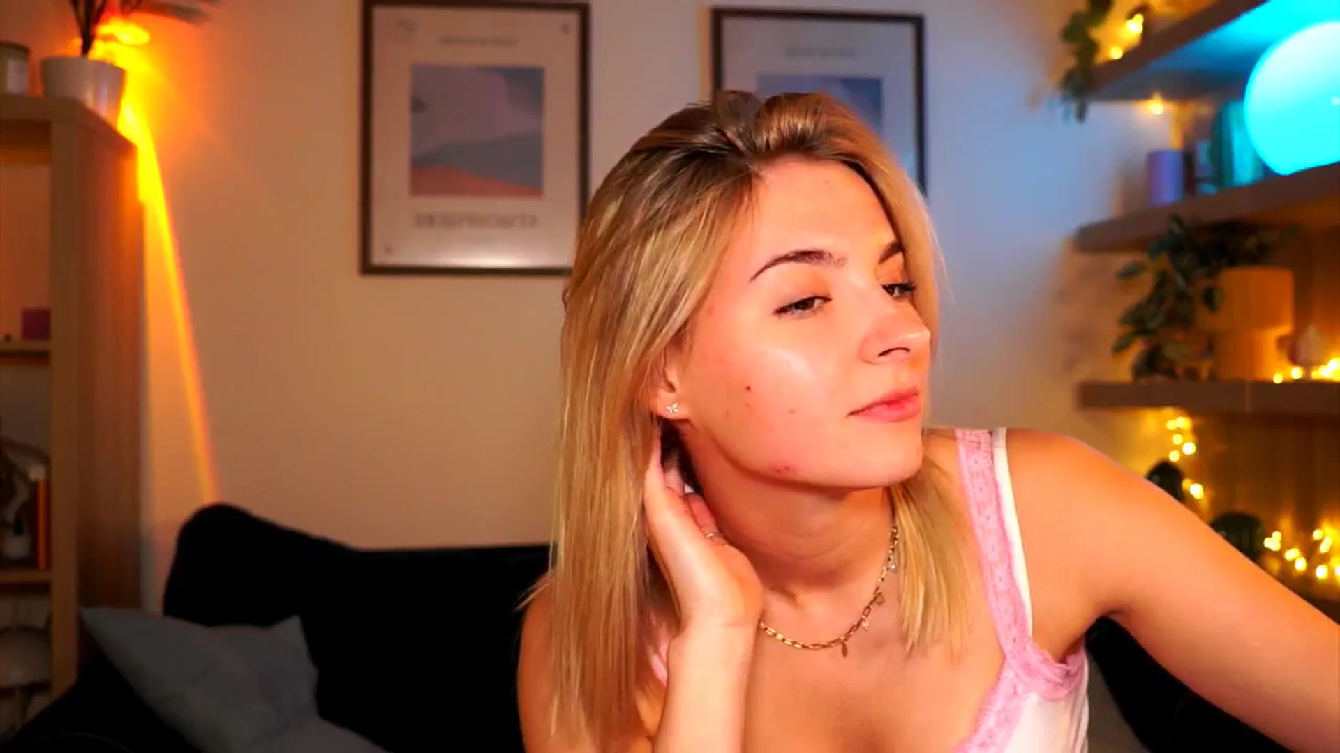 Gallery image thumbnail from Pixie_Pie's myfreecams stream on, 04/17/2026, 17:05 image 6 of 20