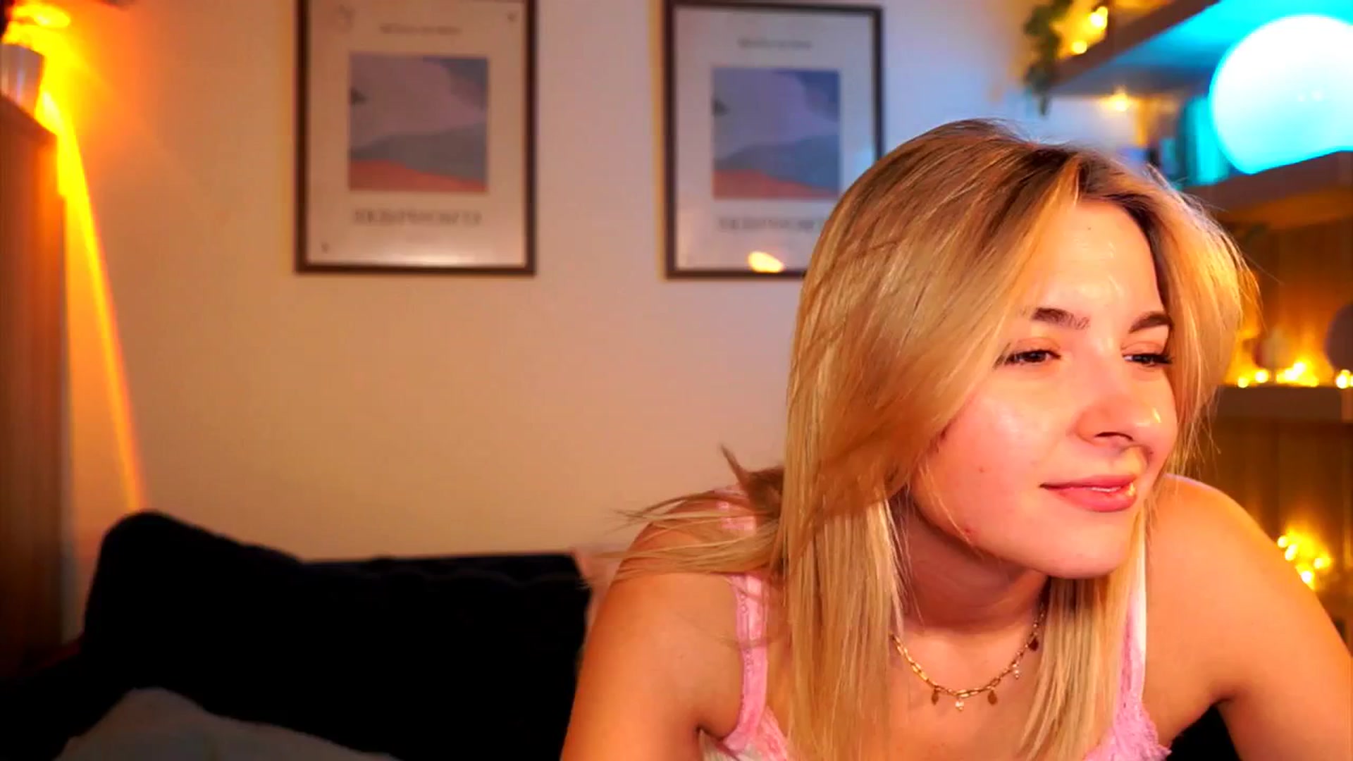 Gallery image thumbnail from Pixie_Pie's myfreecams stream on, 04/17/2026, 18:40 image 4 of 20