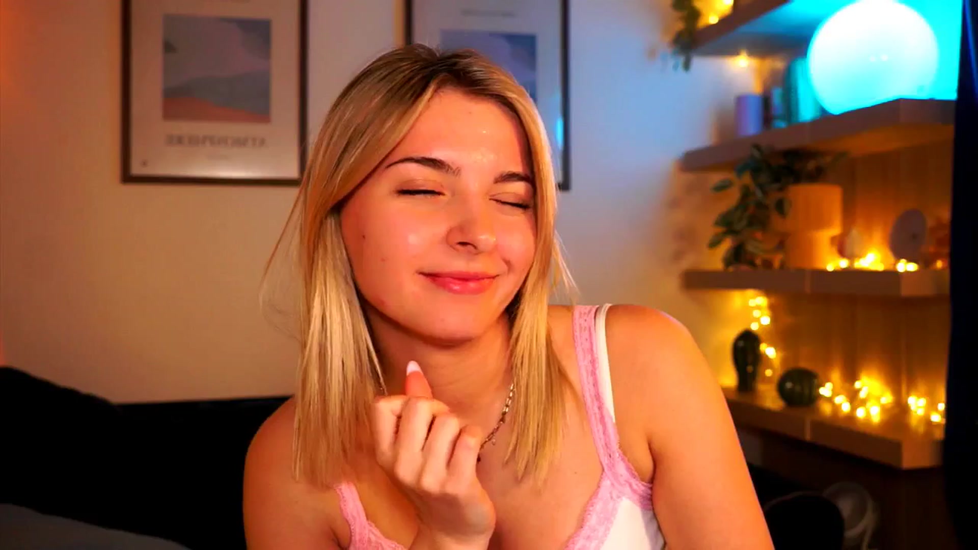 Gallery image thumbnail from Pixie_Pie's myfreecams stream on, 04/17/2026, 18:40 image 12 of 20