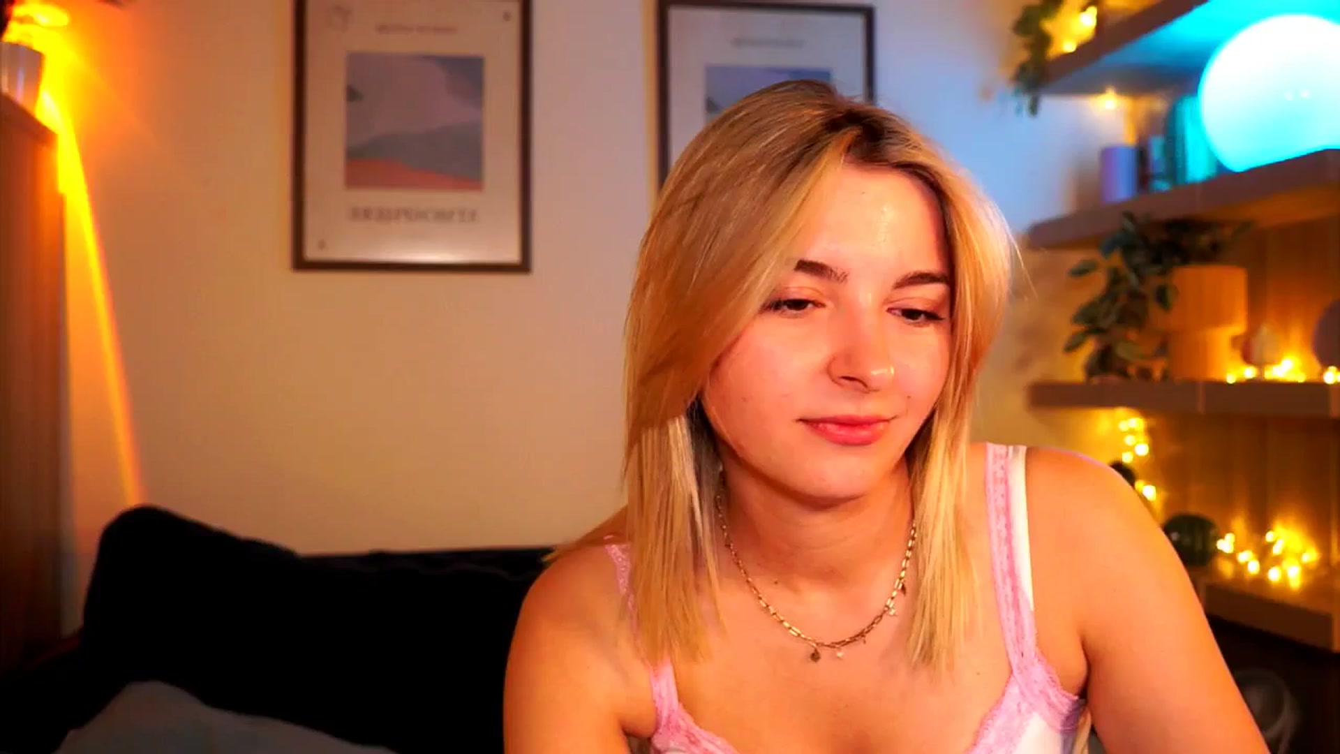 Gallery image thumbnail from Pixie_Pie's myfreecams stream on, 04/17/2026, 18:40 image 6 of 20