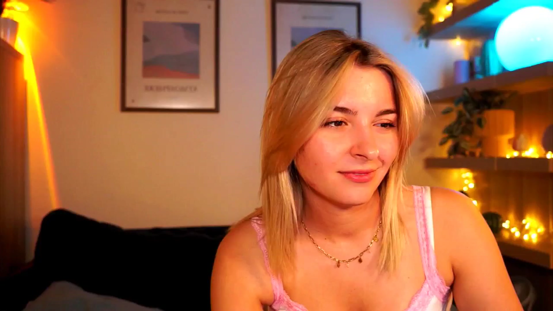 Gallery image thumbnail from Pixie_Pie's myfreecams stream on, 04/17/2026, 18:40 image 3 of 20