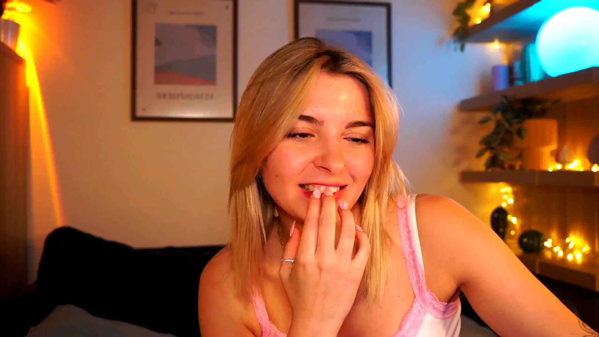 Gallery image thumbnail from Pixie_Pie's myfreecams stream on, 04/17/2026, 18:40 image 2 of 20