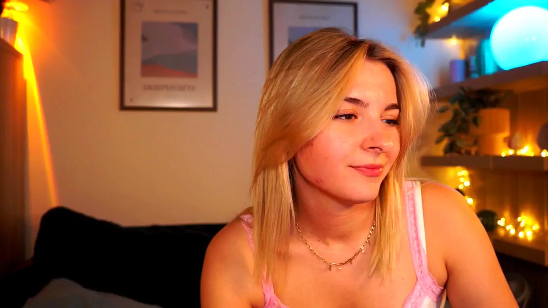 Gallery image thumbnail from Pixie_Pie's myfreecams stream on, 04/17/2026, 18:40 image 1 of 20